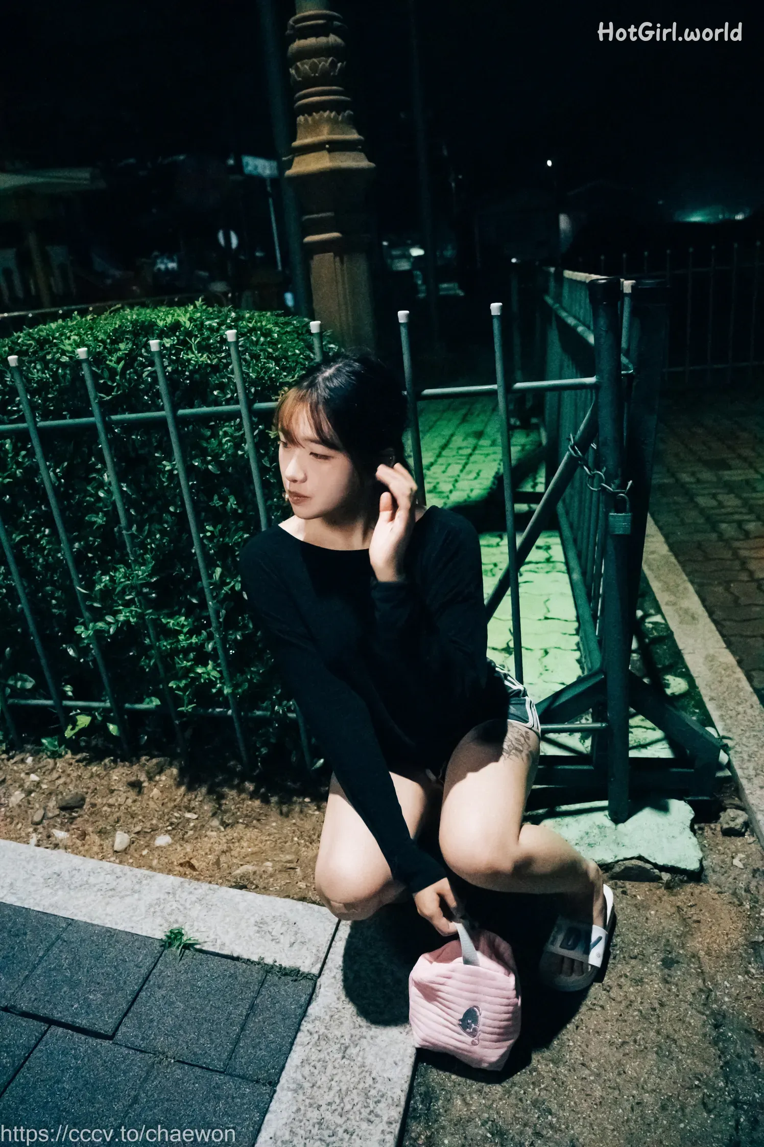 Loozy-SonSon-손손-Public Toilet(118 photos + 39 uncensored photos) 第1张图