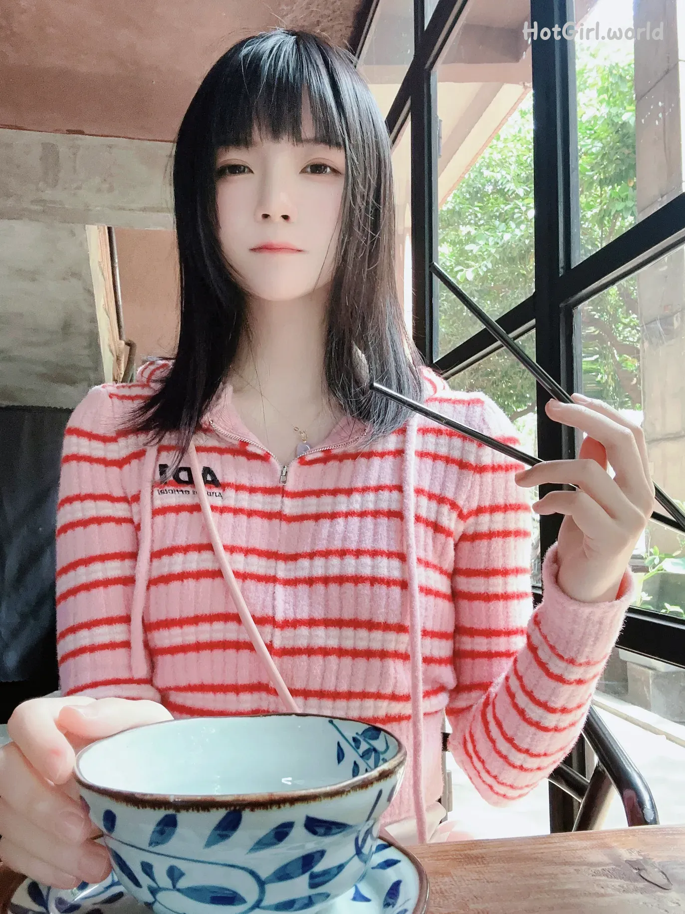 Coser-桜桃喵-Vol.169 条纹毛衣 第5张图