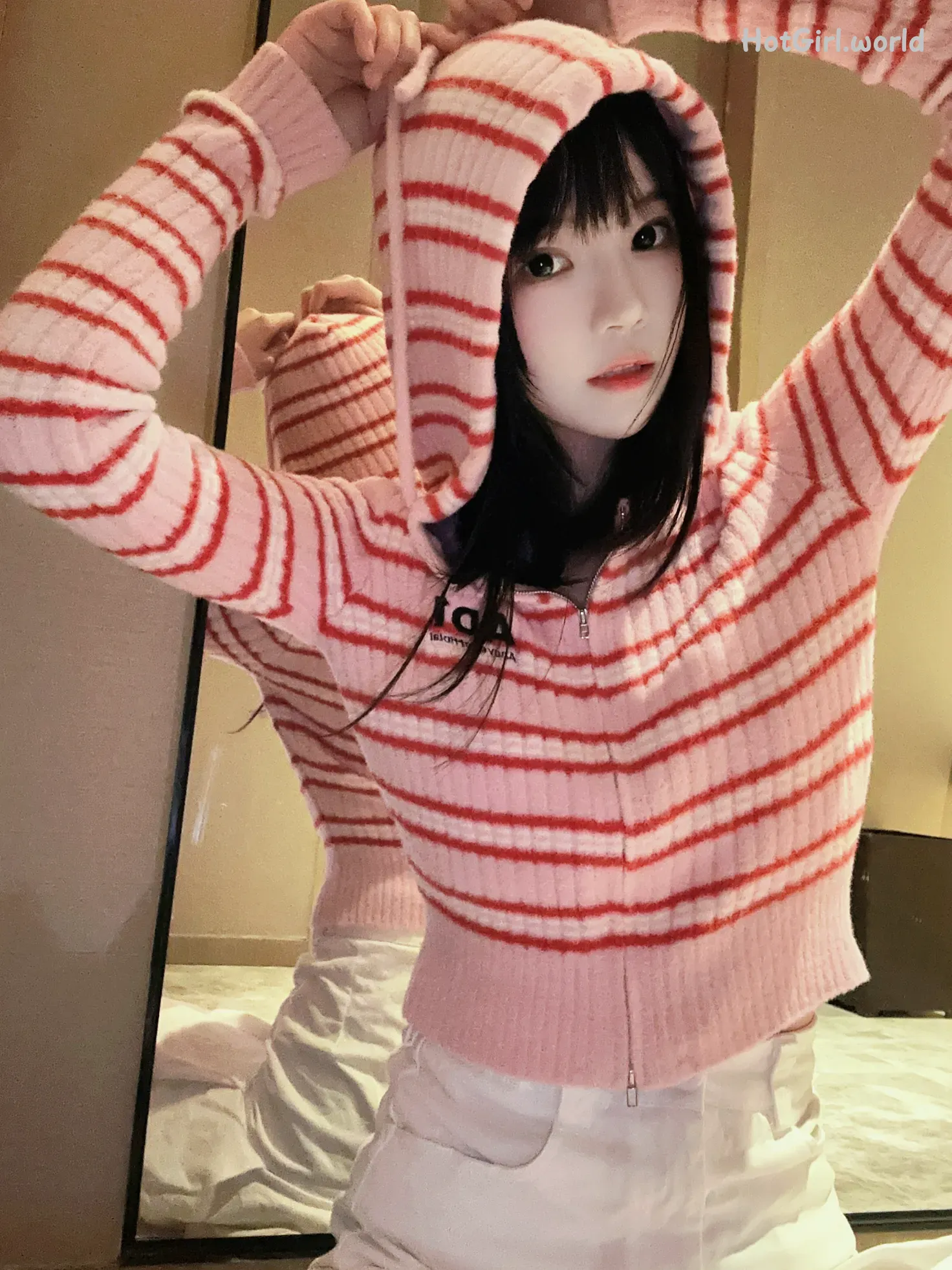 Coser-桜桃喵-Vol.169 条纹毛衣 第10张图