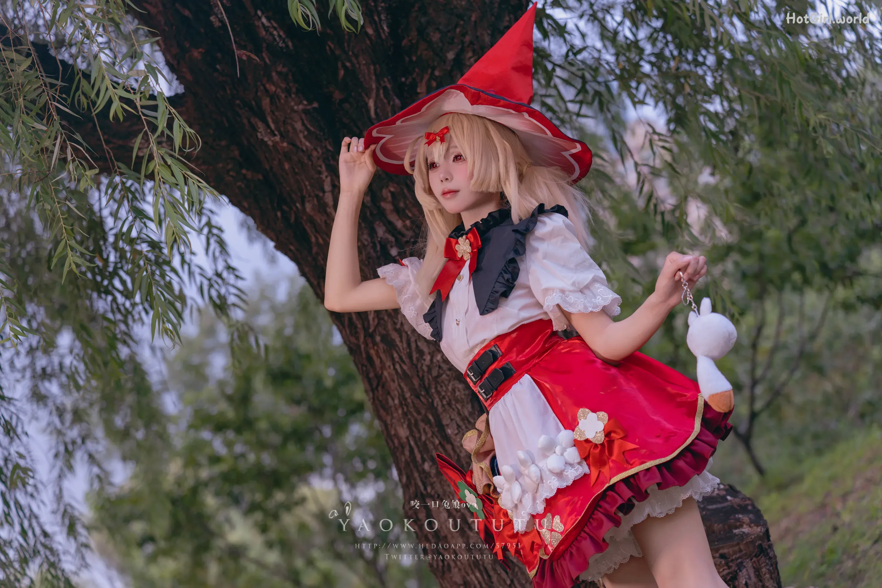 Coser-黏黏团子兔-琪花星烛·可莉 可莉炸鱼舞 第3张图
