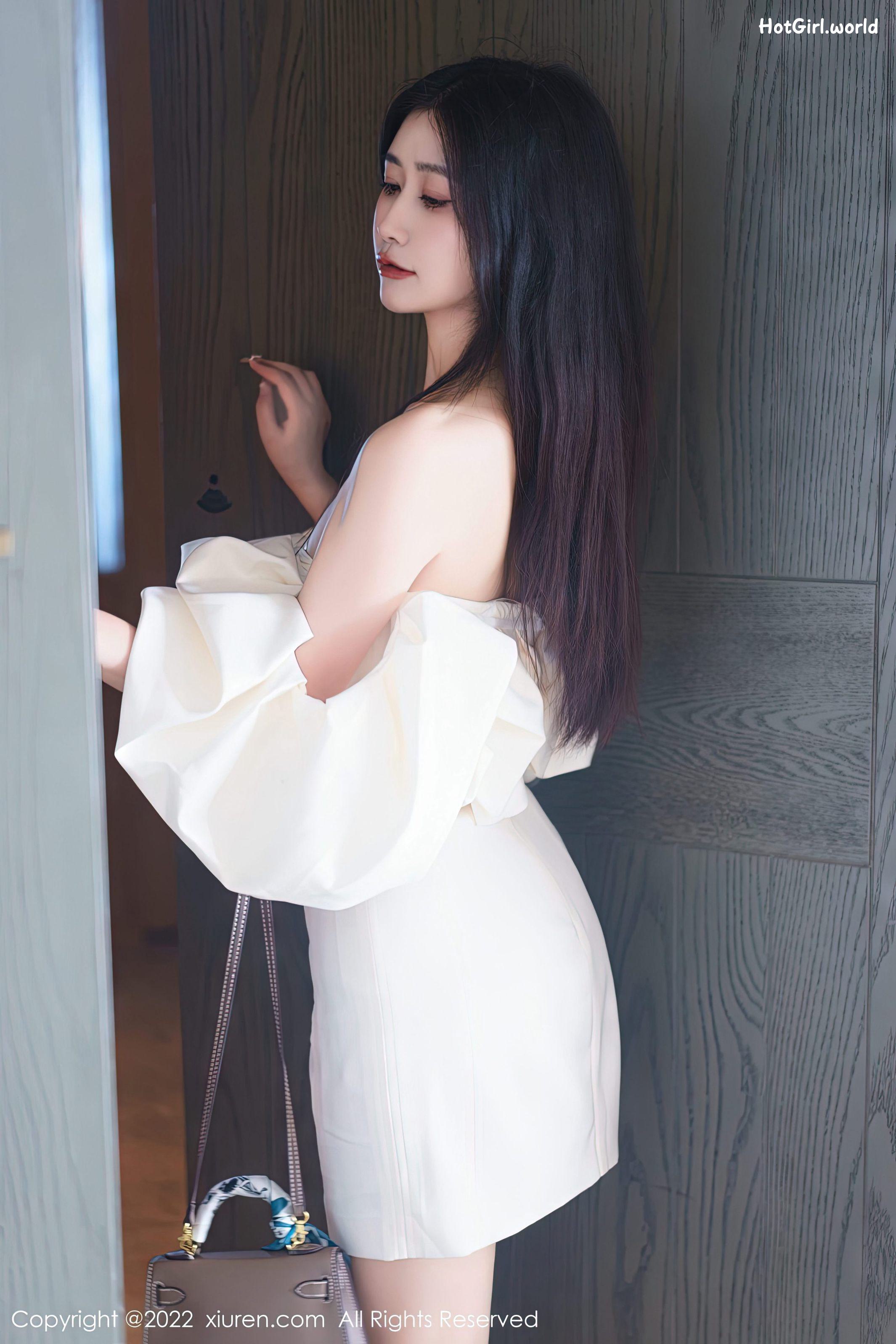 XIUREN No.6032 laura阿姣 第3张图