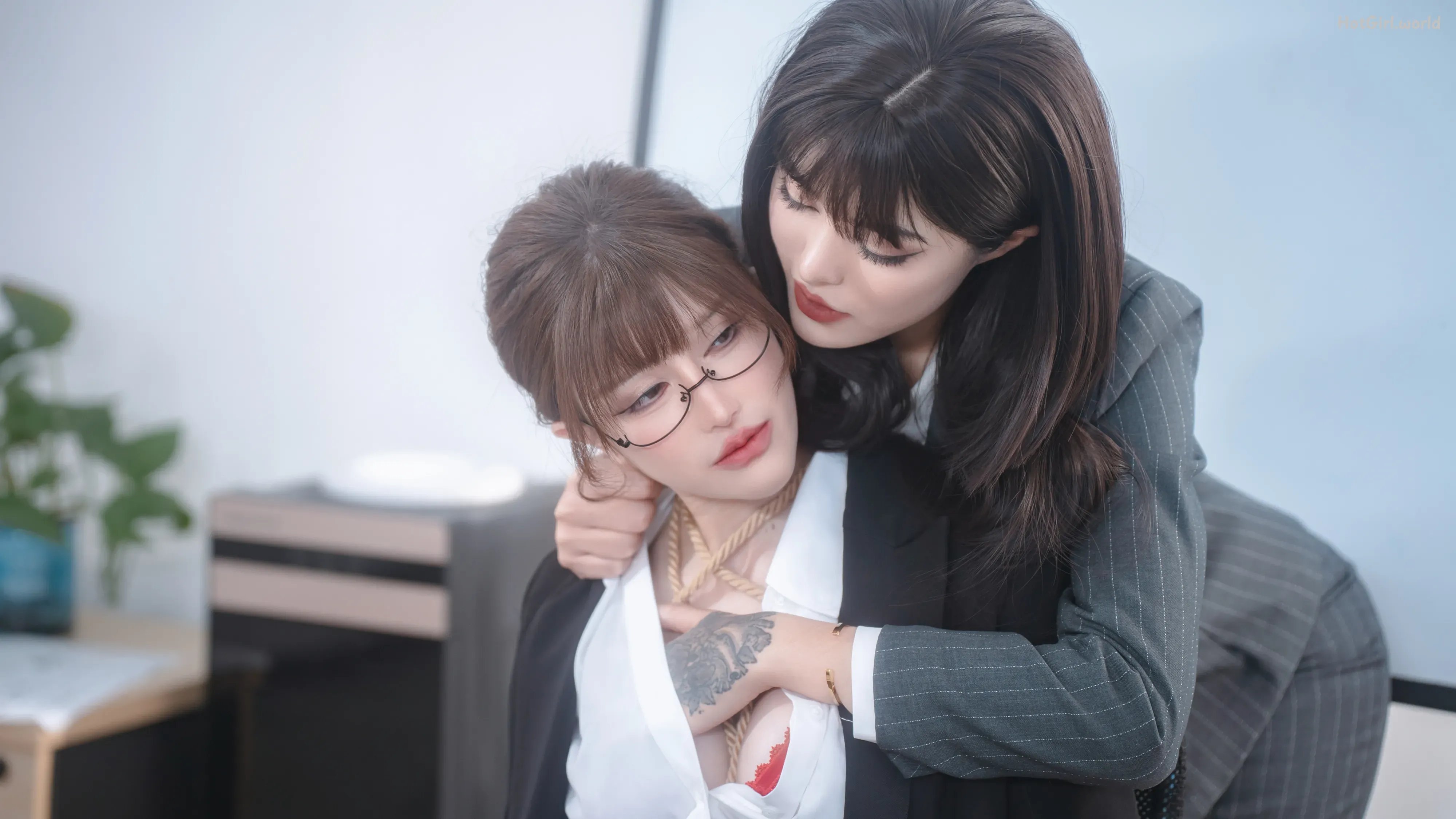 Coser@鹿八岁 - 女上司和女下属 第13张图