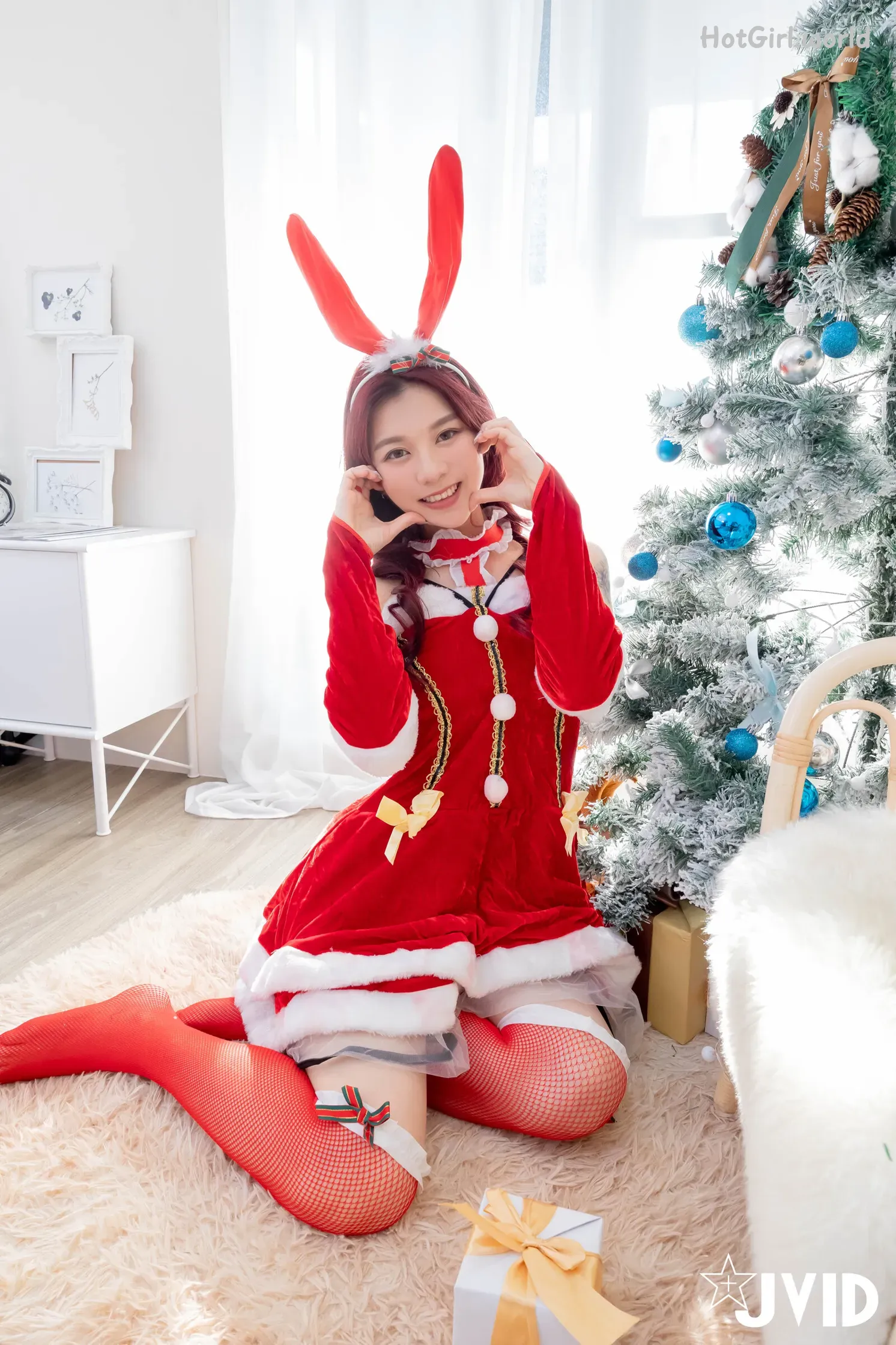 JVID-卡洛琳-Caroline-暗戀中的超正學妹今年的交換禮物很不一樣 第16张图