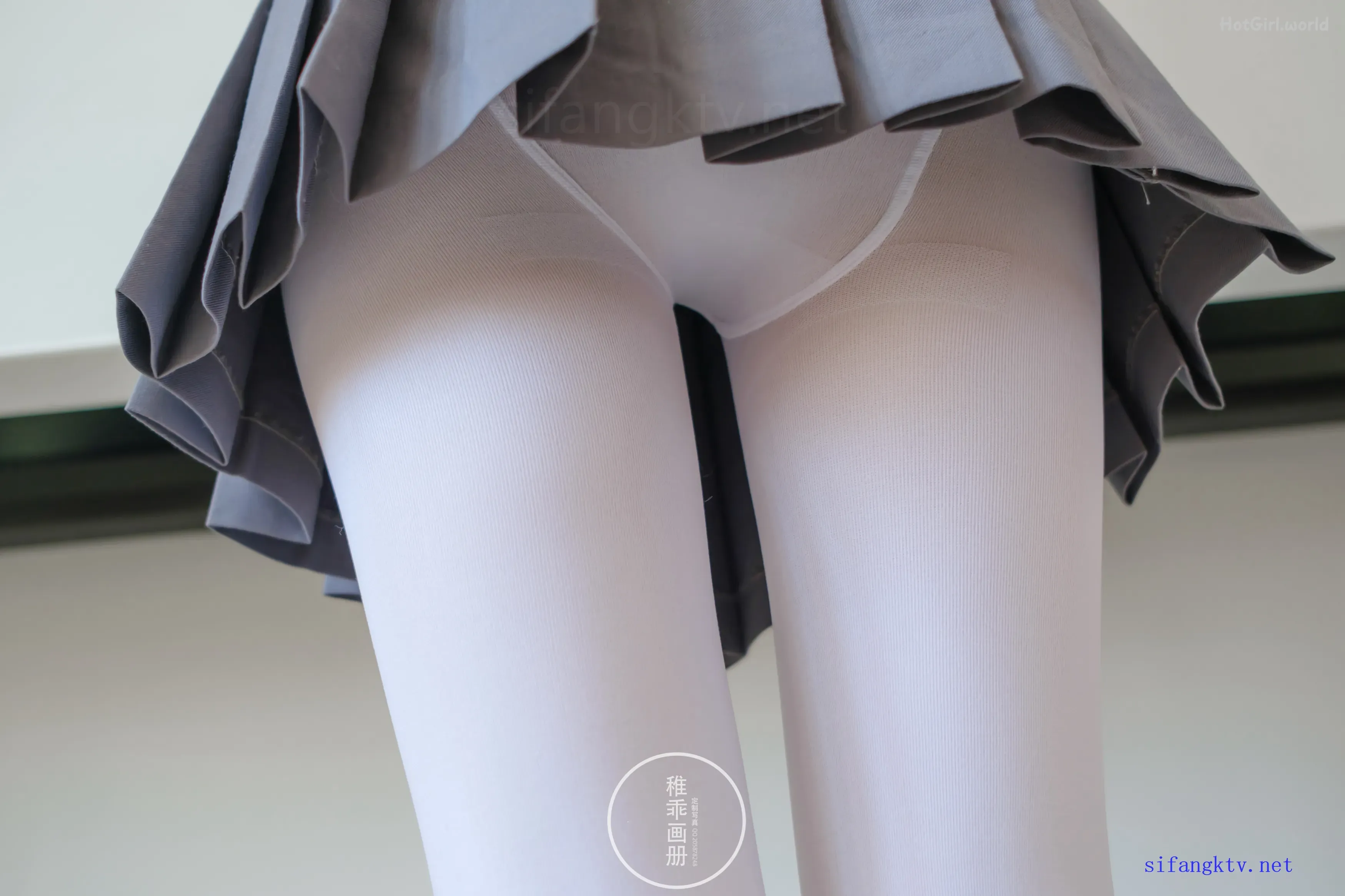 Coser-稚乖画册-R18-赤西夜夜-万元定制合集(197 photos + 42 uncensored photos) 第2张图