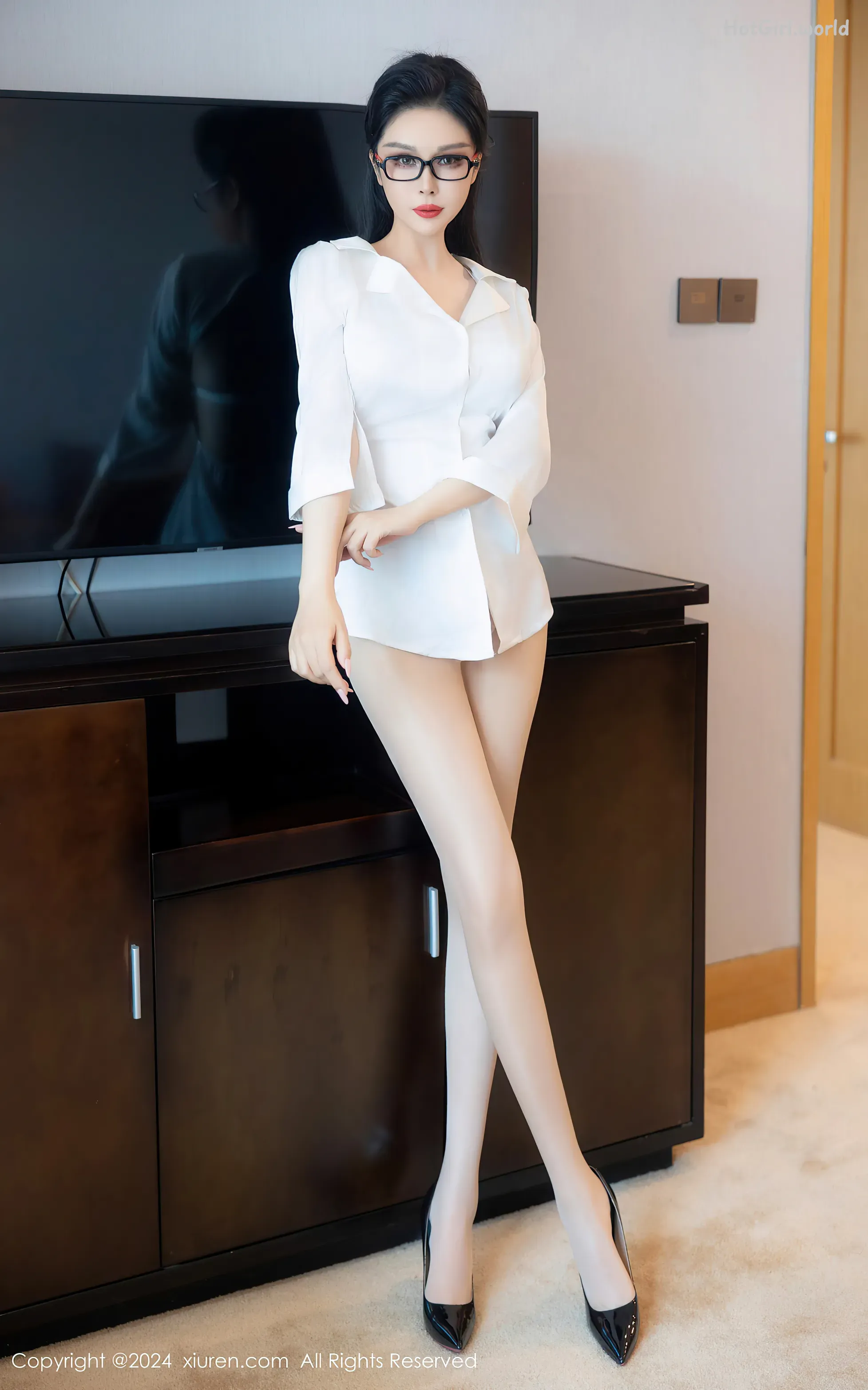 XiuRen-秀人网-No.8469-田冰冰-Tian Bing Bing 第4张图
