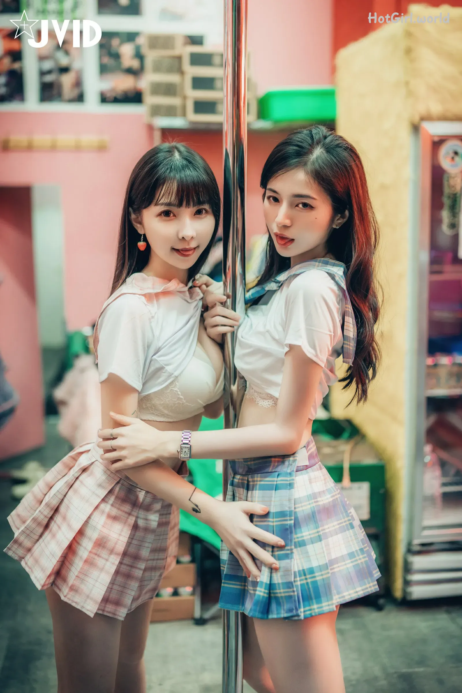 JVID-Chen Chen-辰辰-And-Tai Ni-胎尼-檳榔西施情色妄想 第109张图