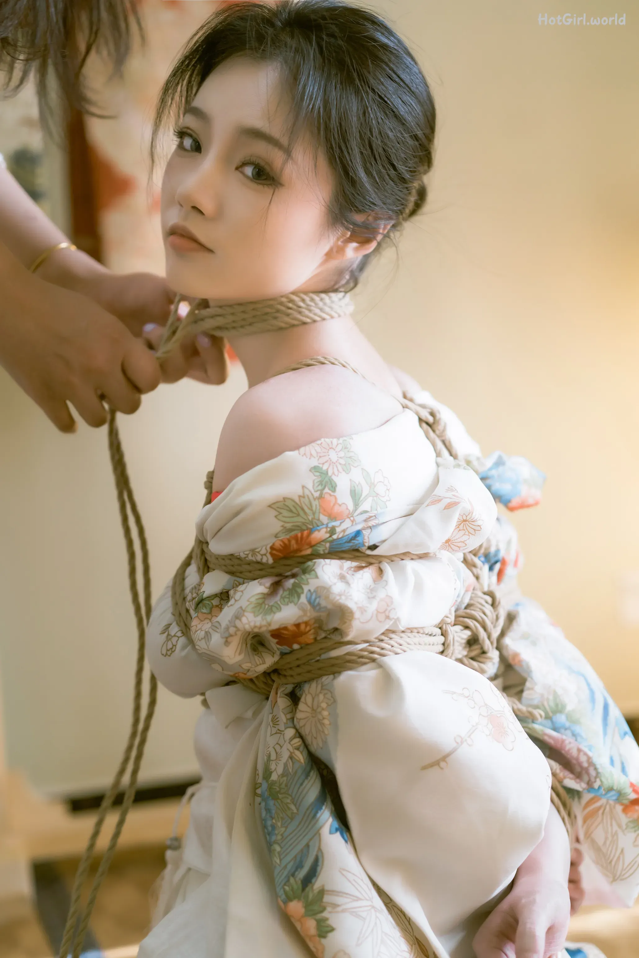 Coser-桃良阿宅-紧缚 第4张图