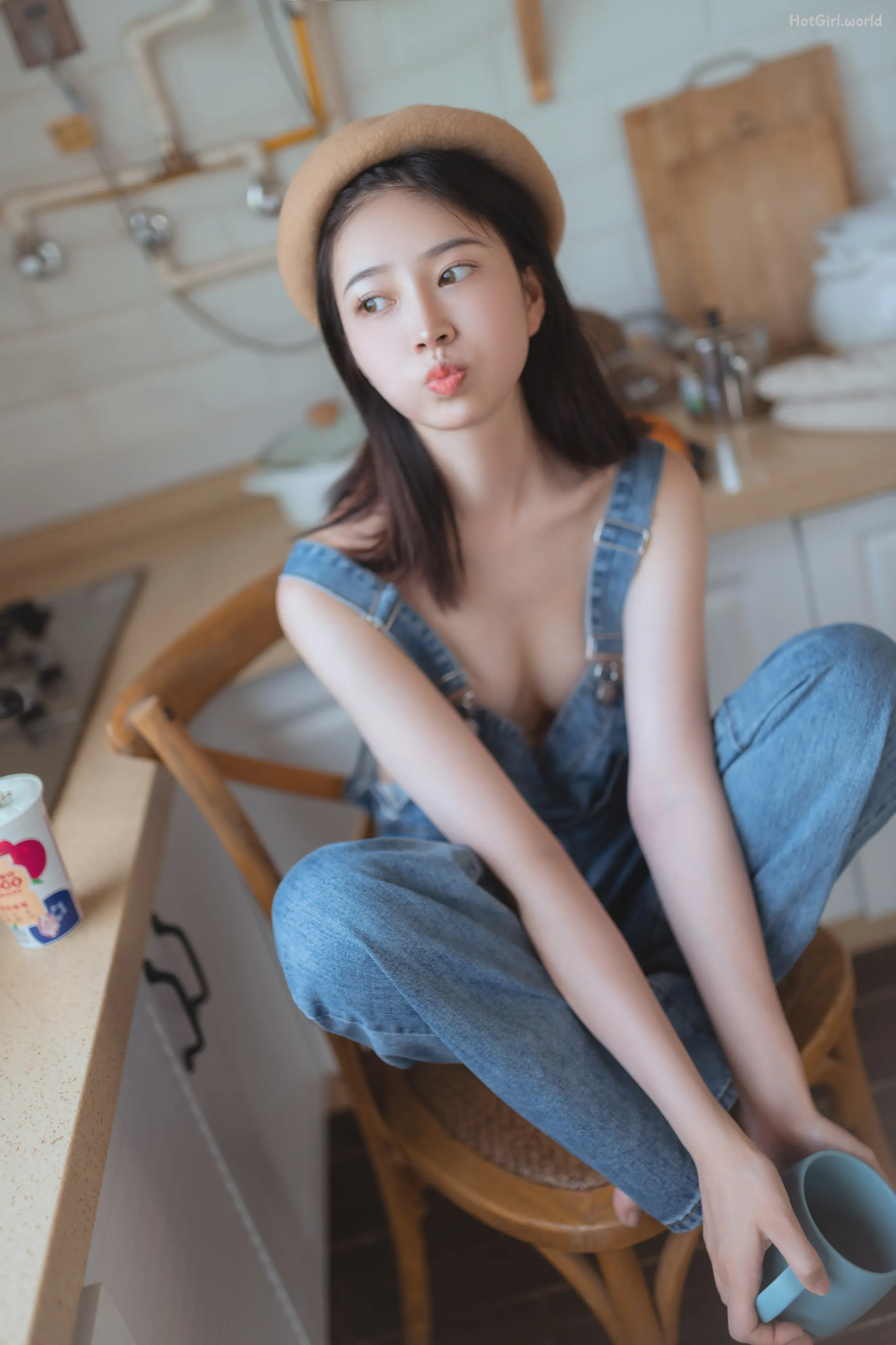 Coser-年年-Nnian-背带裤(24 photos + 8 uncensored photos) 第1张图