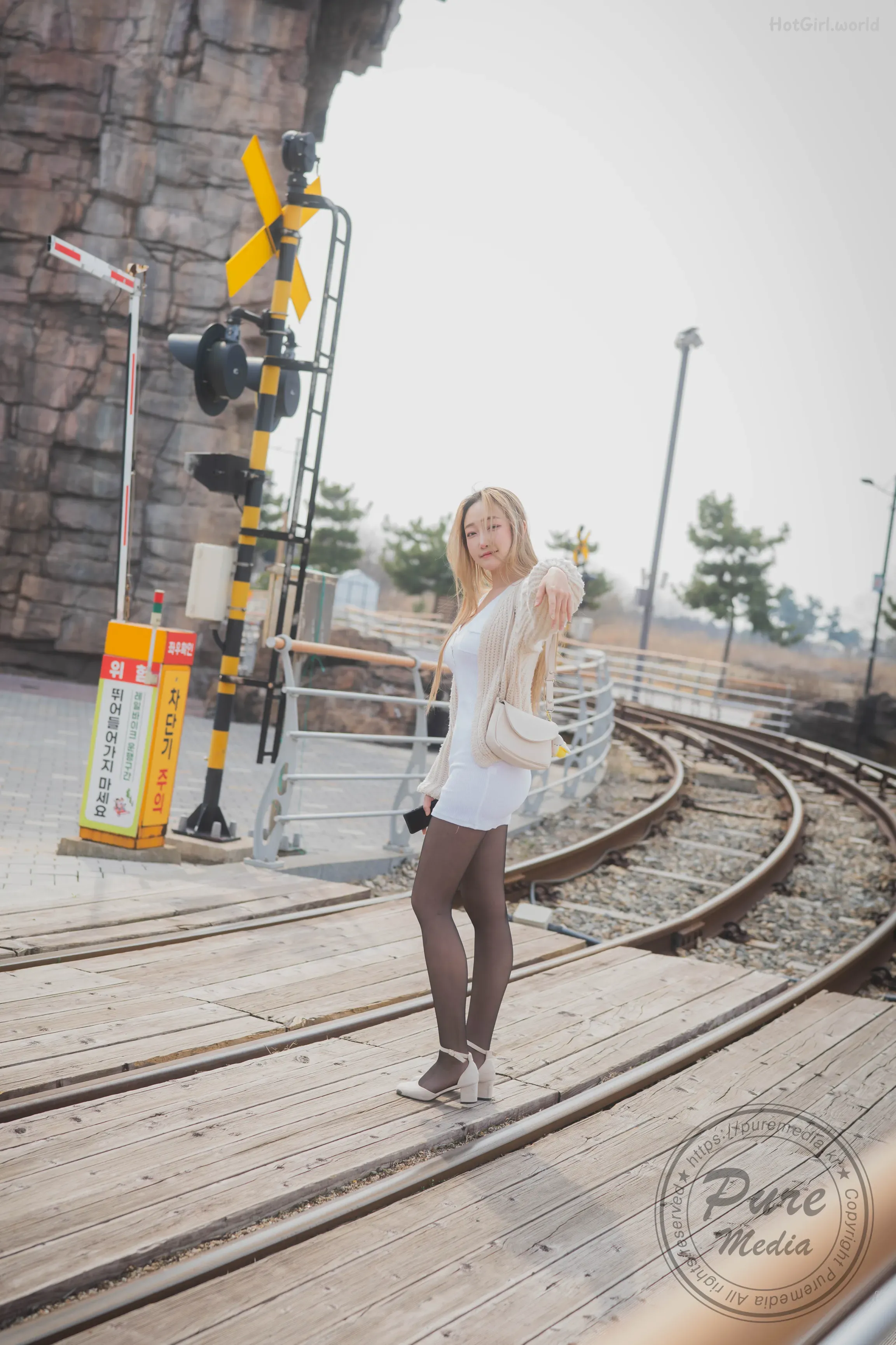 Pure Media-Vol.284-Raon-라온-First Naked(91 photos + 78 uncensored photos) 第2张图