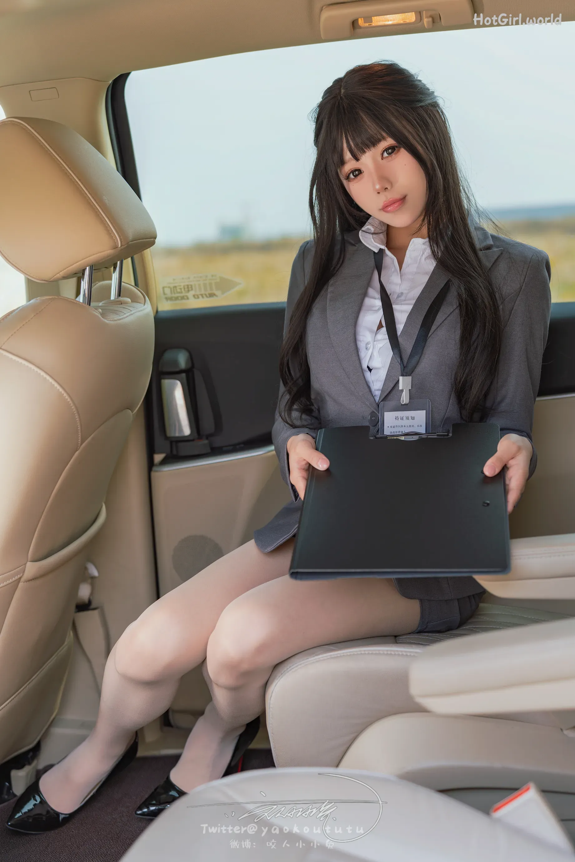 Coser-黏黏团子兔-业务部潜规则-小剧场 第3张图