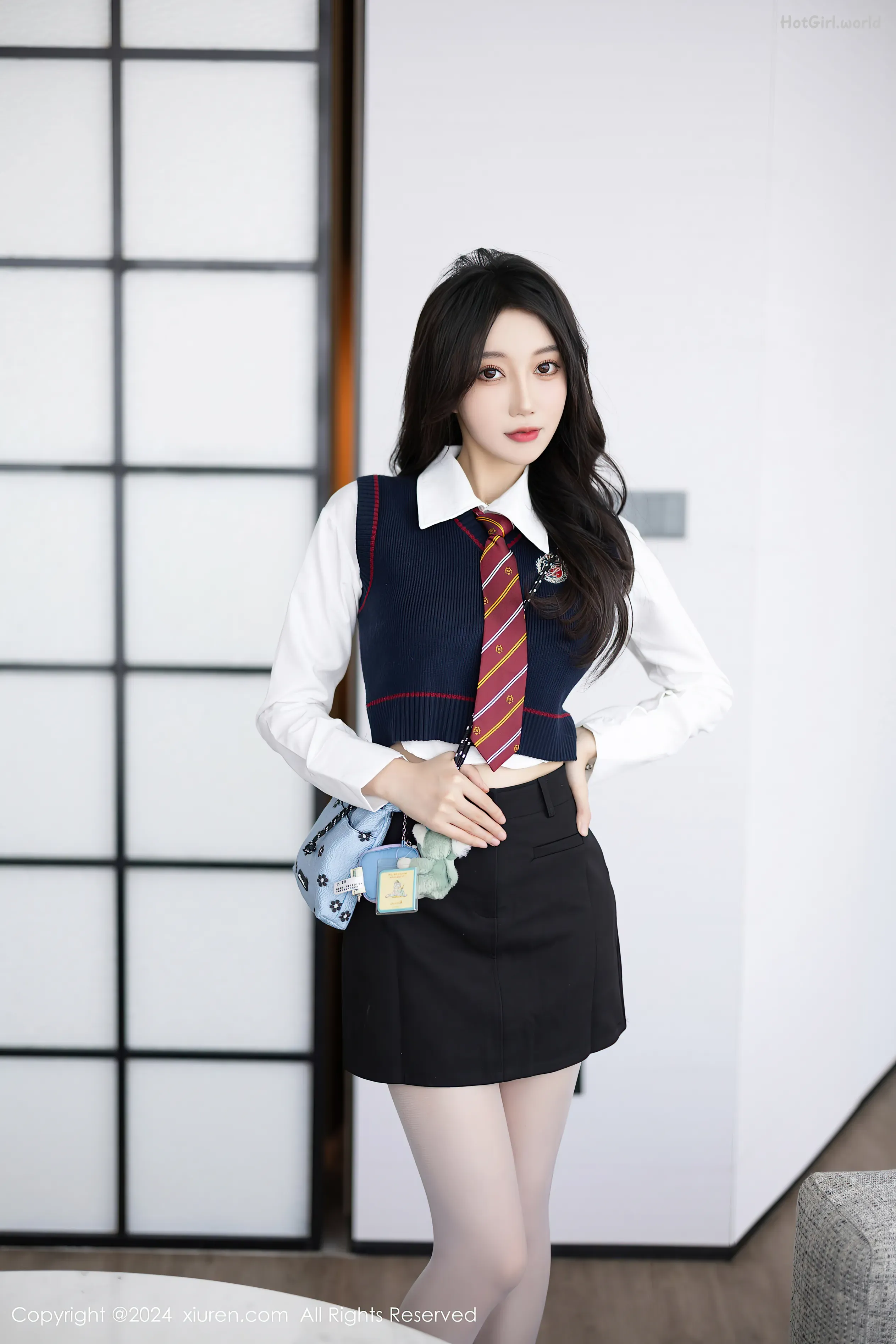 XiuRen-秀人网-No.8247-玥儿玥-Yue Er Yue Er 第3张图