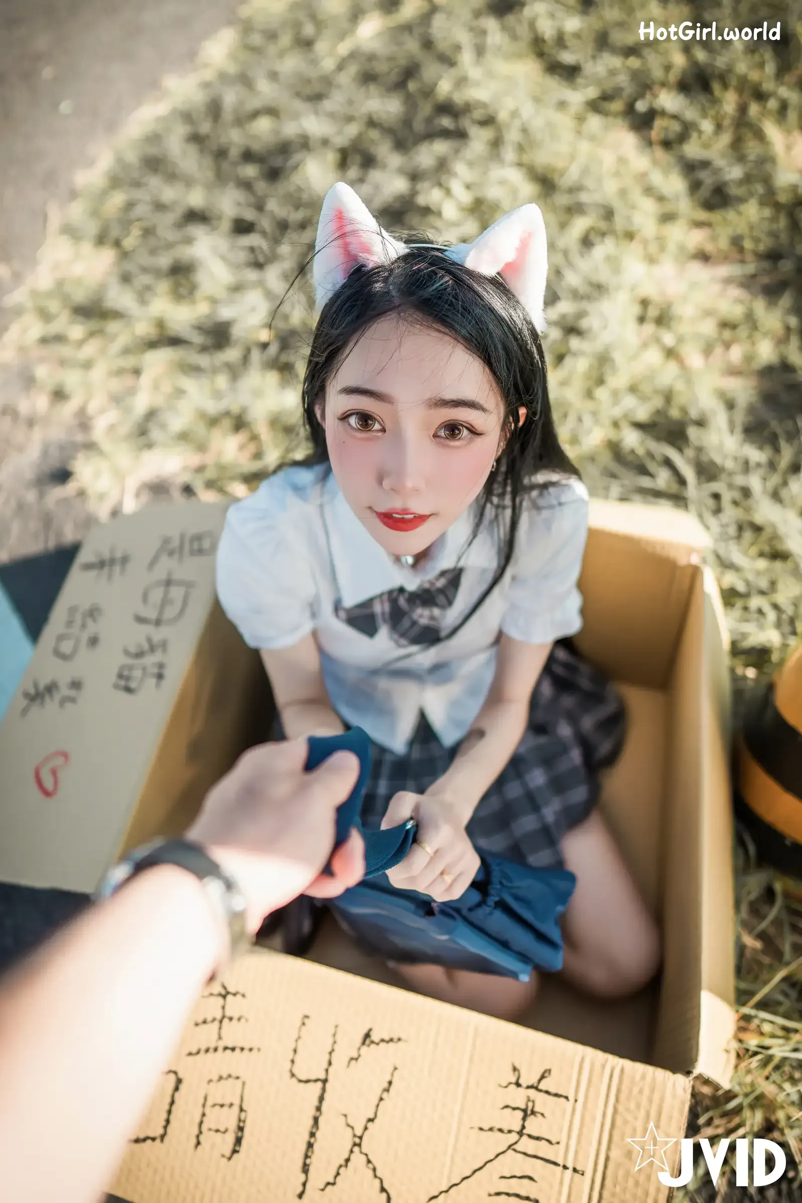 JVID-飄飄哥-貓咪收養手冊-巨乳人形貓-女神飄飄-黑貓白貓能讓主人舒服的都是好貓-路邊遇見一隻超可愛待認養的美少女貓咪-當然要帶回家 第2张图
