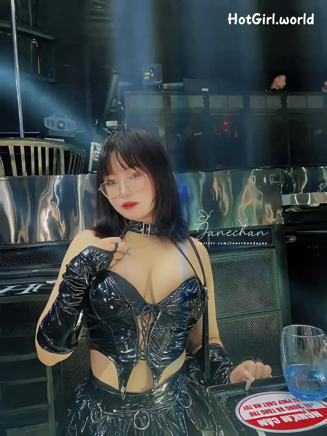 Coser-Nyan_Chan-新作户外公园露出 第25张图