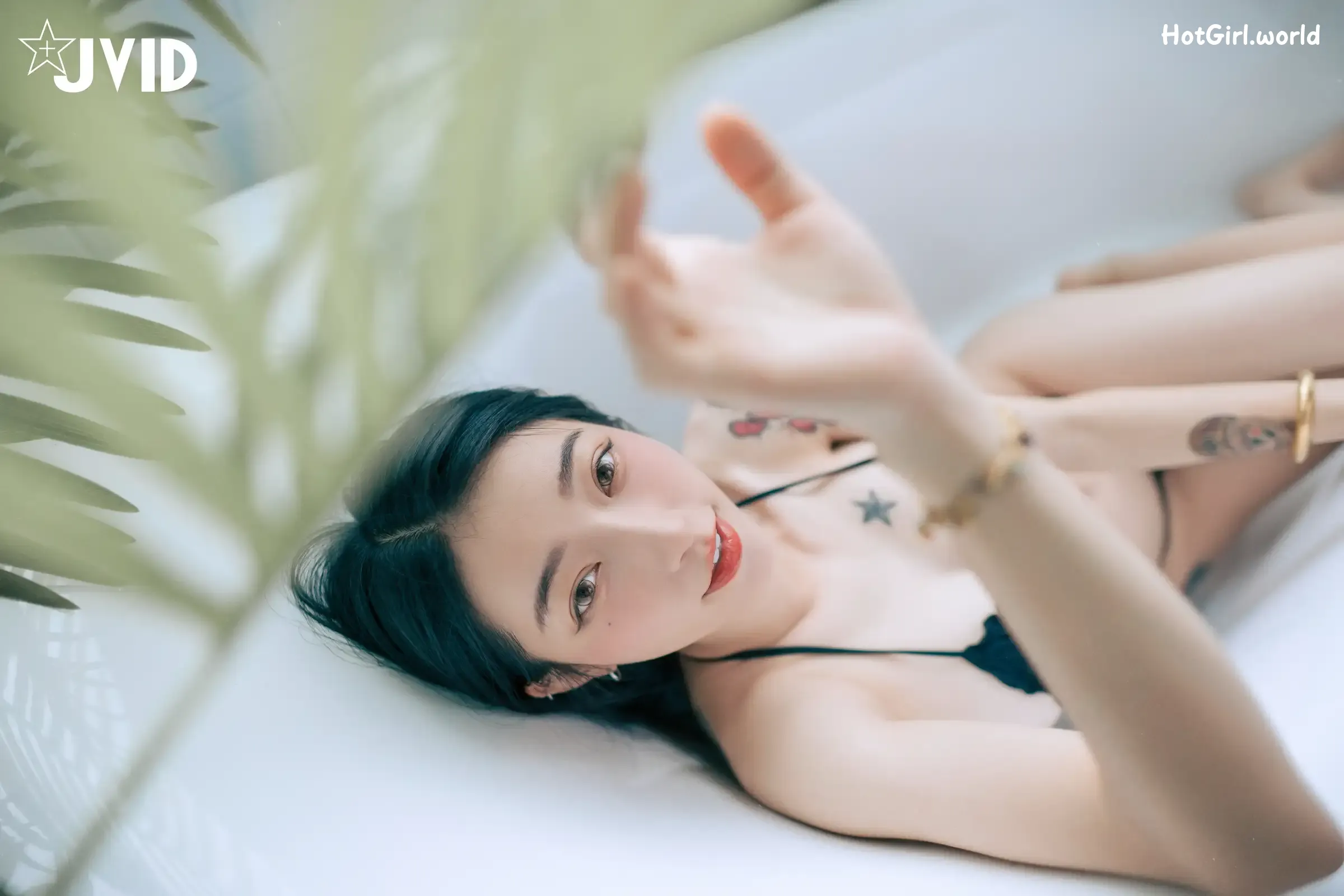 JVID-飄飄哥-濕身透點-情慾互動-超透膚の激色比基尼-飄飄哥-遭揉胸抓奶畫面淫慾滿點-嫩鮑慘遭魔爪襲擊-開擋史庫水透出白虎形狀超誘人 第12张图