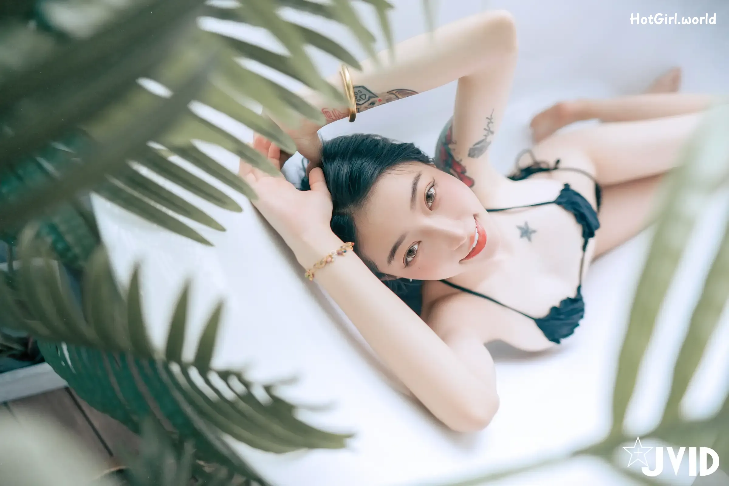 JVID-飄飄哥-濕身透點-情慾互動-超透膚の激色比基尼-飄飄哥-遭揉胸抓奶畫面淫慾滿點-嫩鮑慘遭魔爪襲擊-開擋史庫水透出白虎形狀超誘人 第17张图