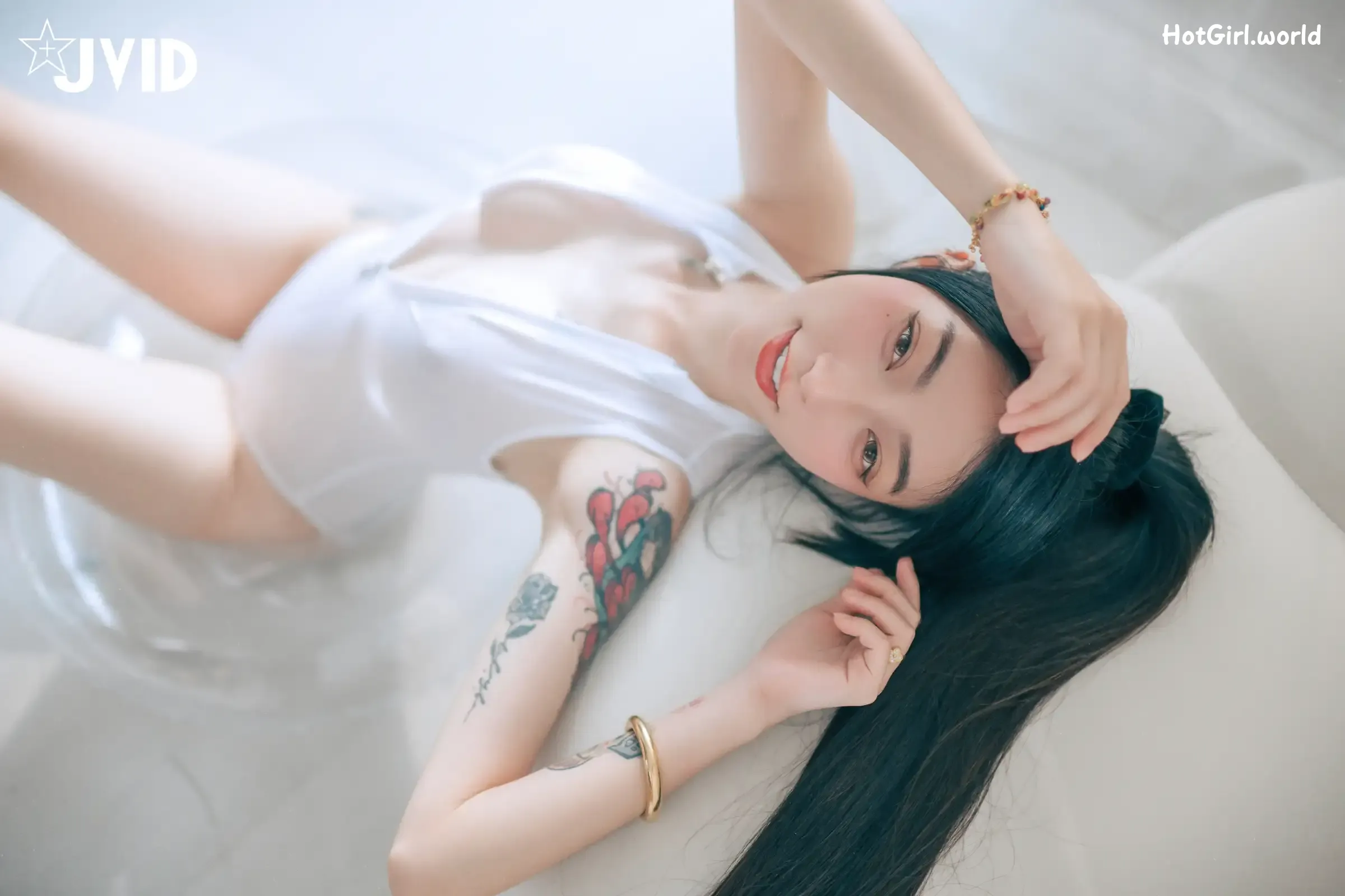 JVID-飄飄哥-濕身透點-情慾互動-超透膚の激色比基尼-飄飄哥-遭揉胸抓奶畫面淫慾滿點-嫩鮑慘遭魔爪襲擊-開擋史庫水透出白虎形狀超誘人 第28张图