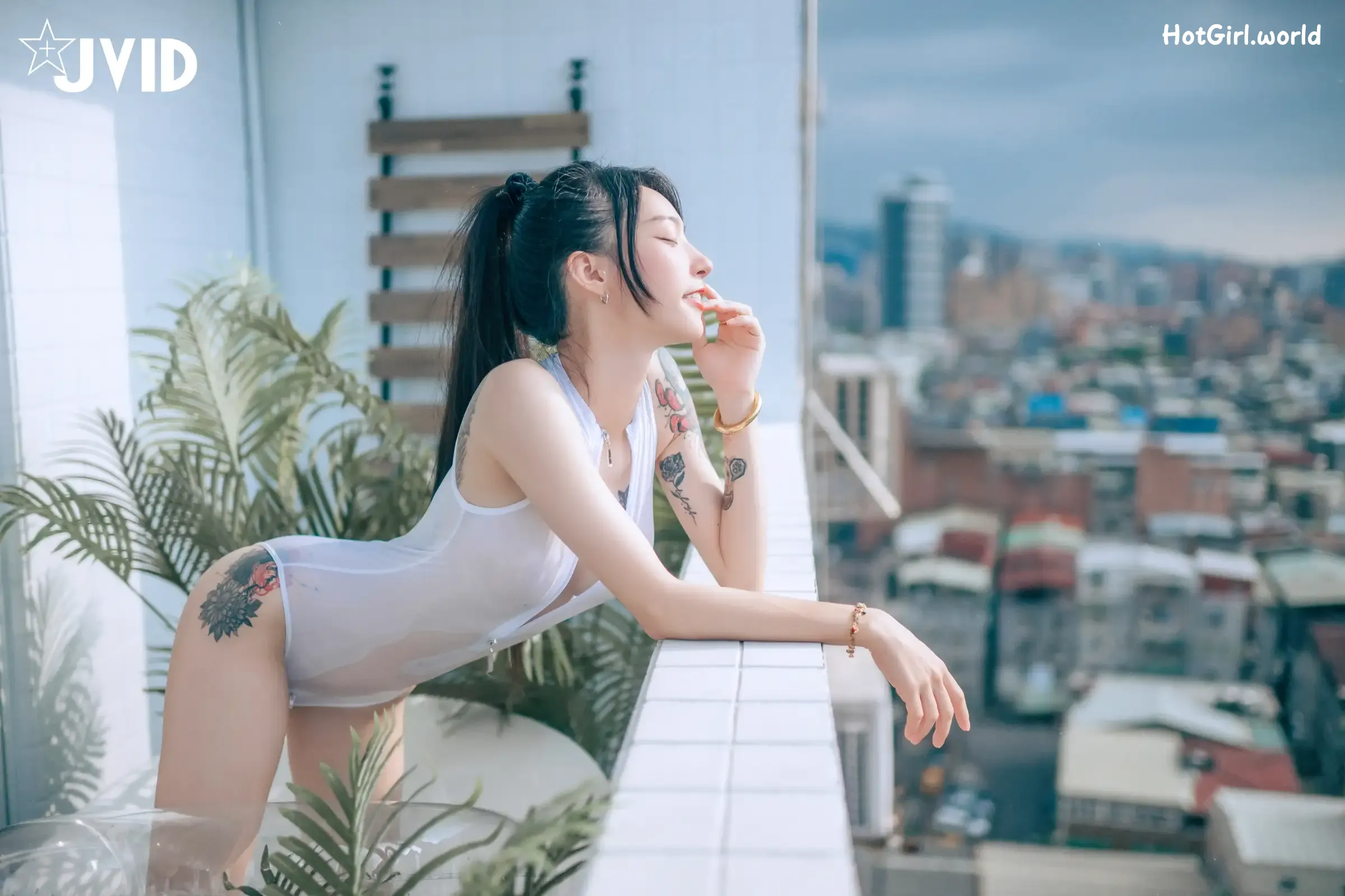 JVID-飄飄哥-濕身透點-情慾互動-超透膚の激色比基尼-飄飄哥-遭揉胸抓奶畫面淫慾滿點-嫩鮑慘遭魔爪襲擊-開擋史庫水透出白虎形狀超誘人 第46张图