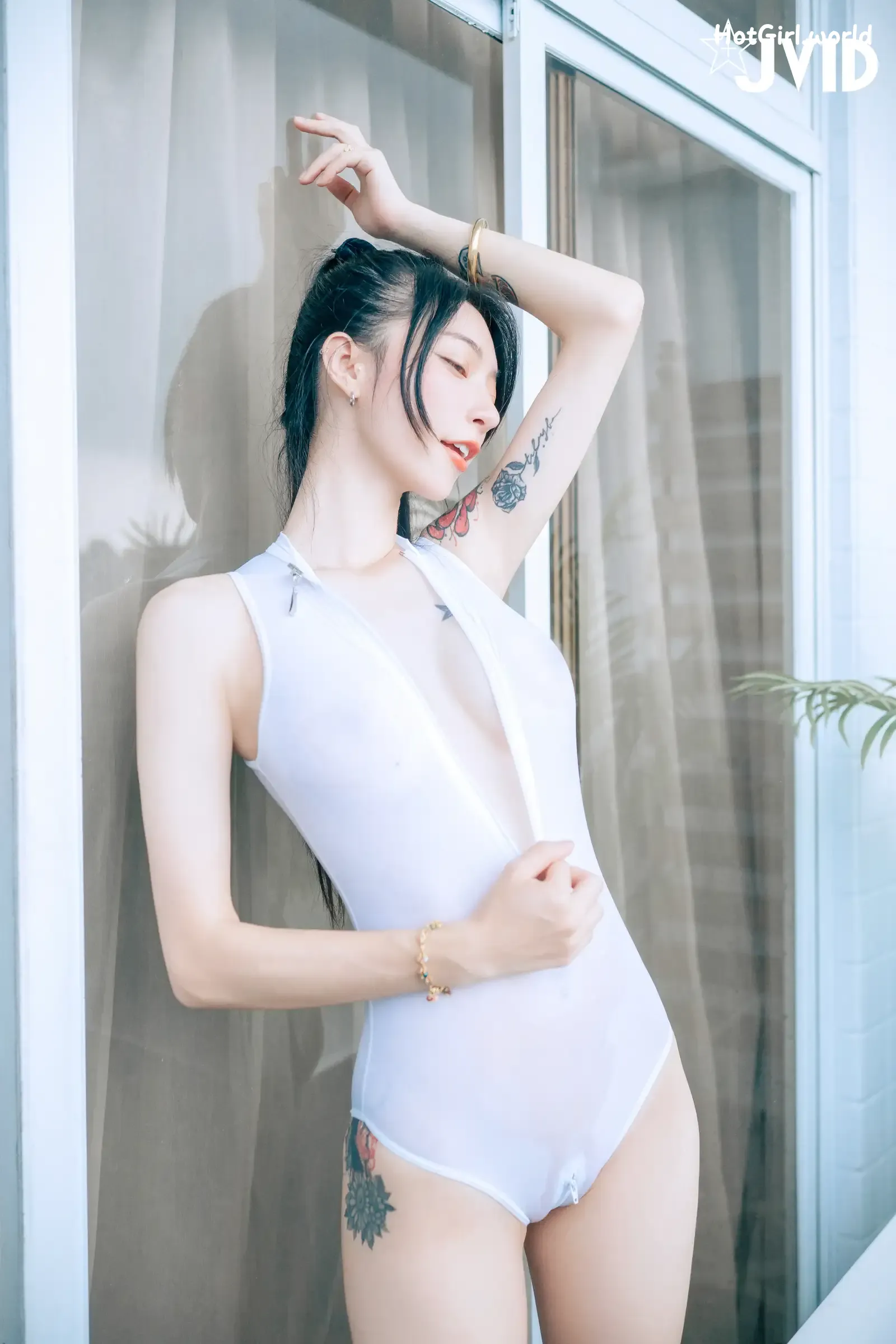 JVID-飄飄哥-濕身透點-情慾互動-超透膚の激色比基尼-飄飄哥-遭揉胸抓奶畫面淫慾滿點-嫩鮑慘遭魔爪襲擊-開擋史庫水透出白虎形狀超誘人 第52张图