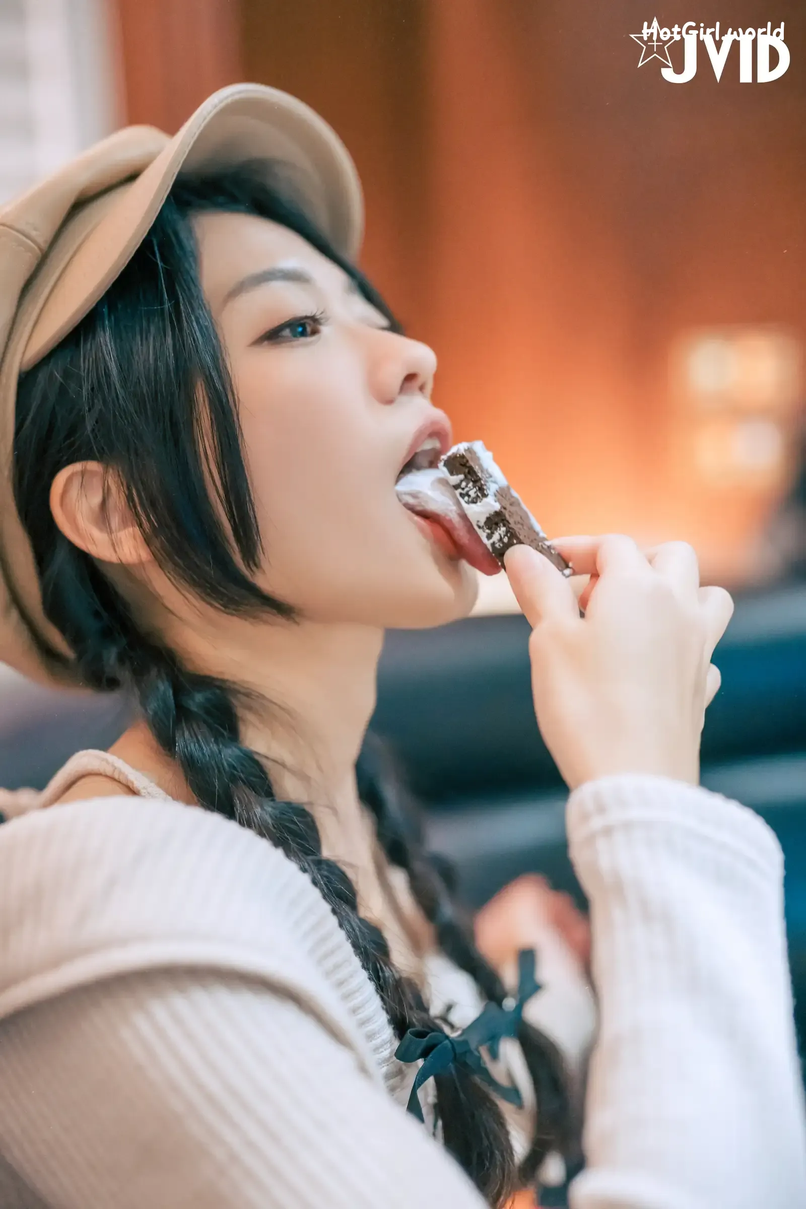 JVID-妍妍-Angel-生日酒醉の強制性侵－妍妍-喝醉遭友人帶回脫光侵犯-開腿露出美鮑-主動撫摸肉棒 第20张图