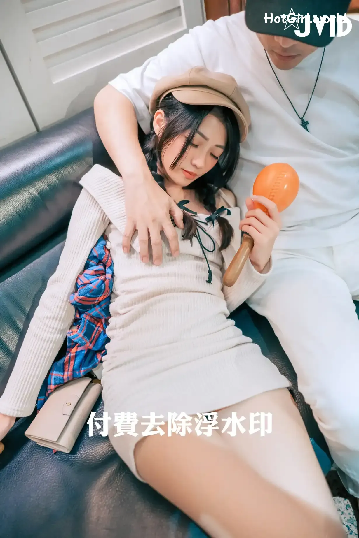 JVID-妍妍-Angel-生日酒醉の強制性侵－妍妍-喝醉遭友人帶回脫光侵犯-開腿露出美鮑-主動撫摸肉棒 第35张图