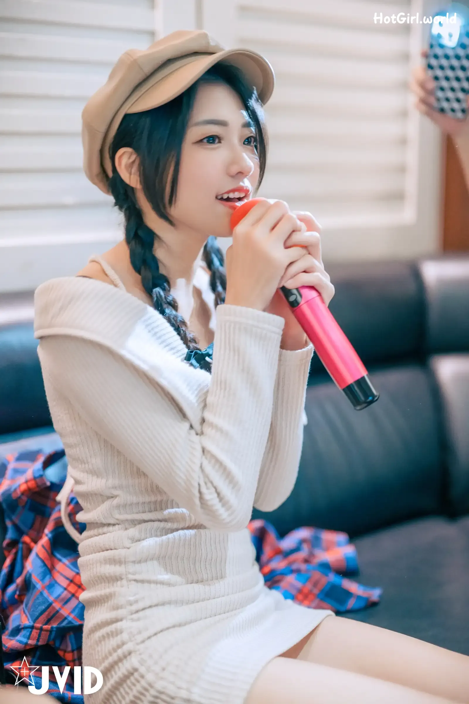 JVID-妍妍-Angel-生日酒醉の強制性侵－妍妍-喝醉遭友人帶回脫光侵犯-開腿露出美鮑-主動撫摸肉棒 第55张图