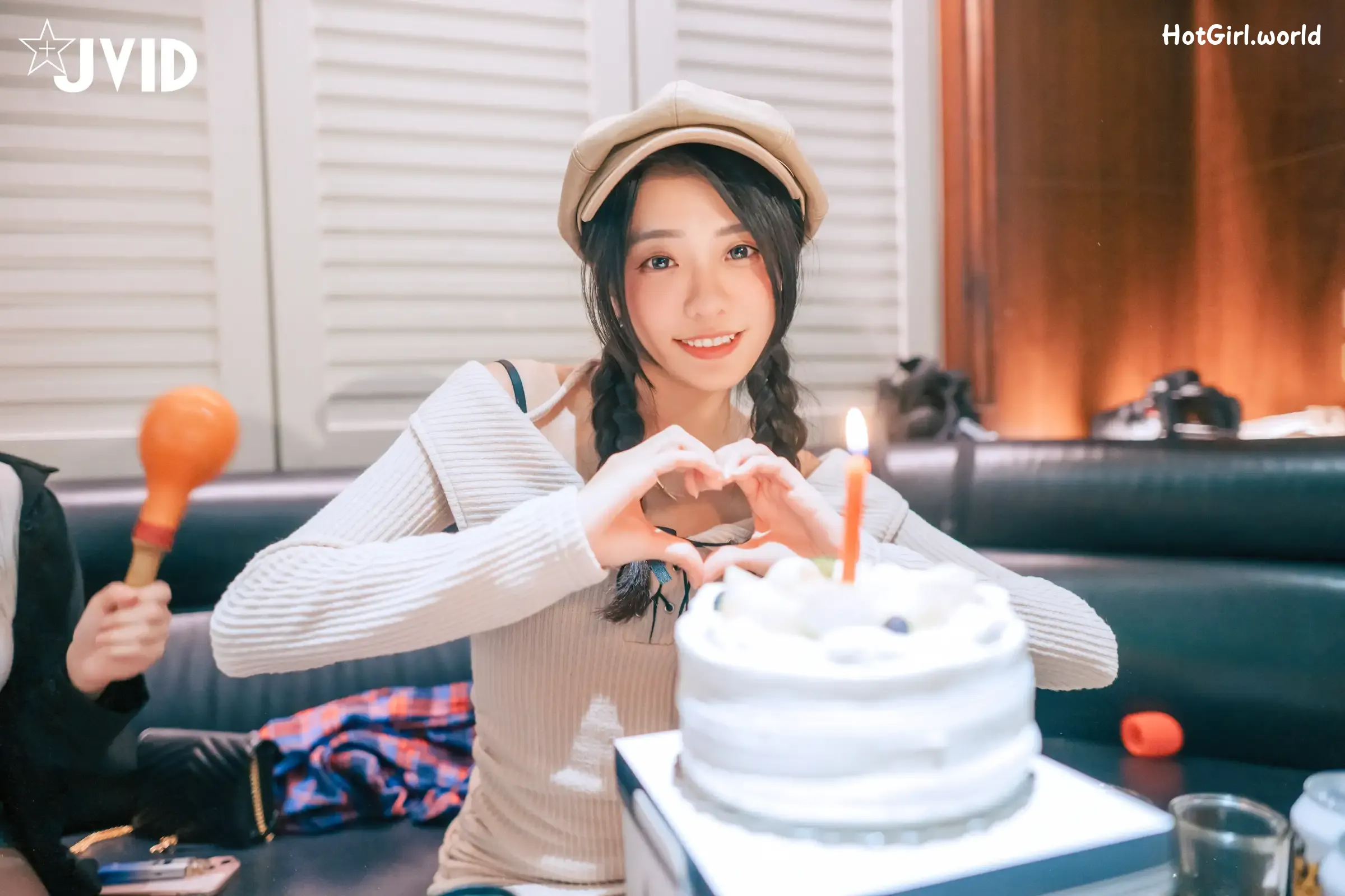 JVID-妍妍-Angel-生日酒醉の強制性侵－妍妍-喝醉遭友人帶回脫光侵犯-開腿露出美鮑-主動撫摸肉棒 第111张图
