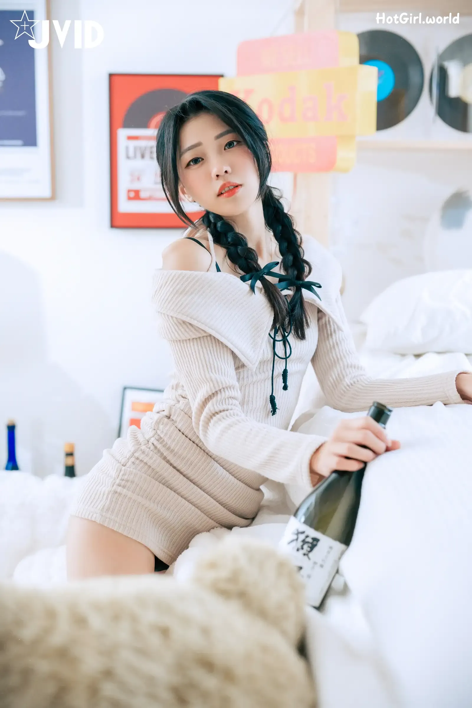 JVID-妍妍-Angel-生日酒醉の強制性侵－妍妍-喝醉遭友人帶回脫光侵犯-開腿露出美鮑-主動撫摸肉棒 第150张图