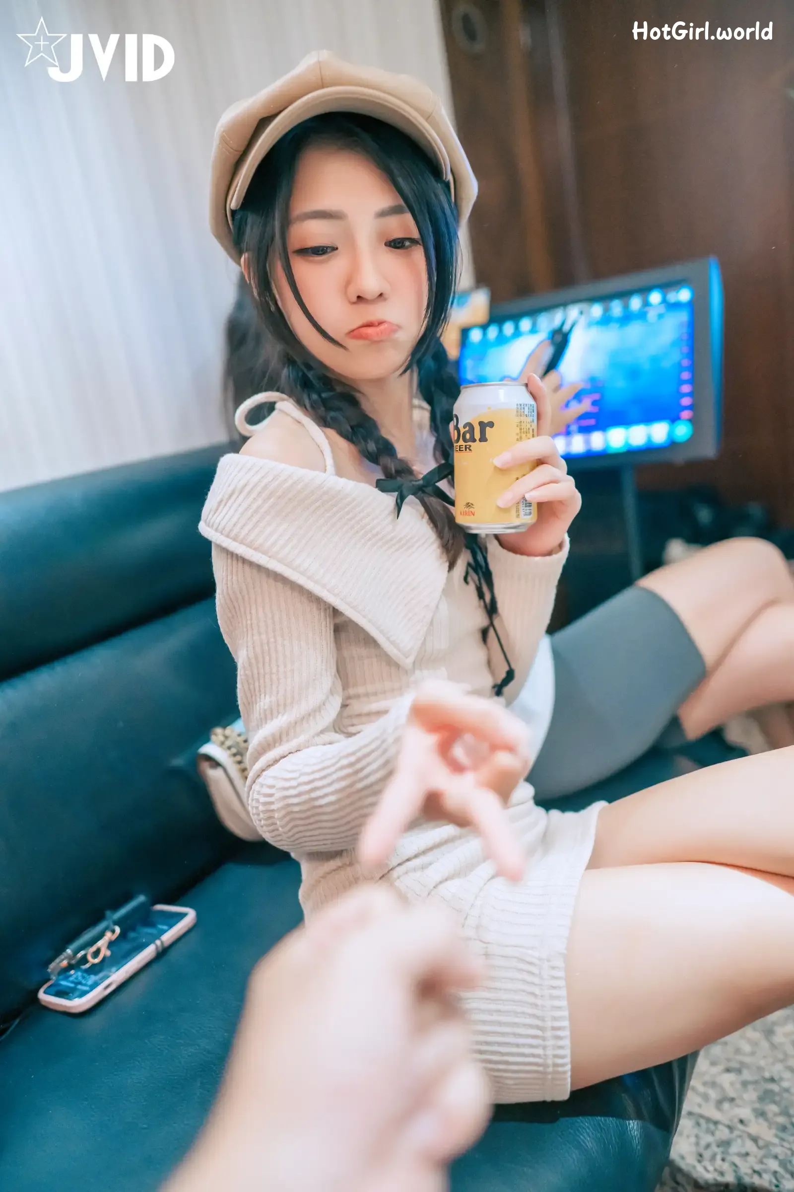 JVID-妍妍-Angel-生日酒醉の強制性侵－妍妍-喝醉遭友人帶回脫光侵犯-開腿露出美鮑-主動撫摸肉棒 第171张图