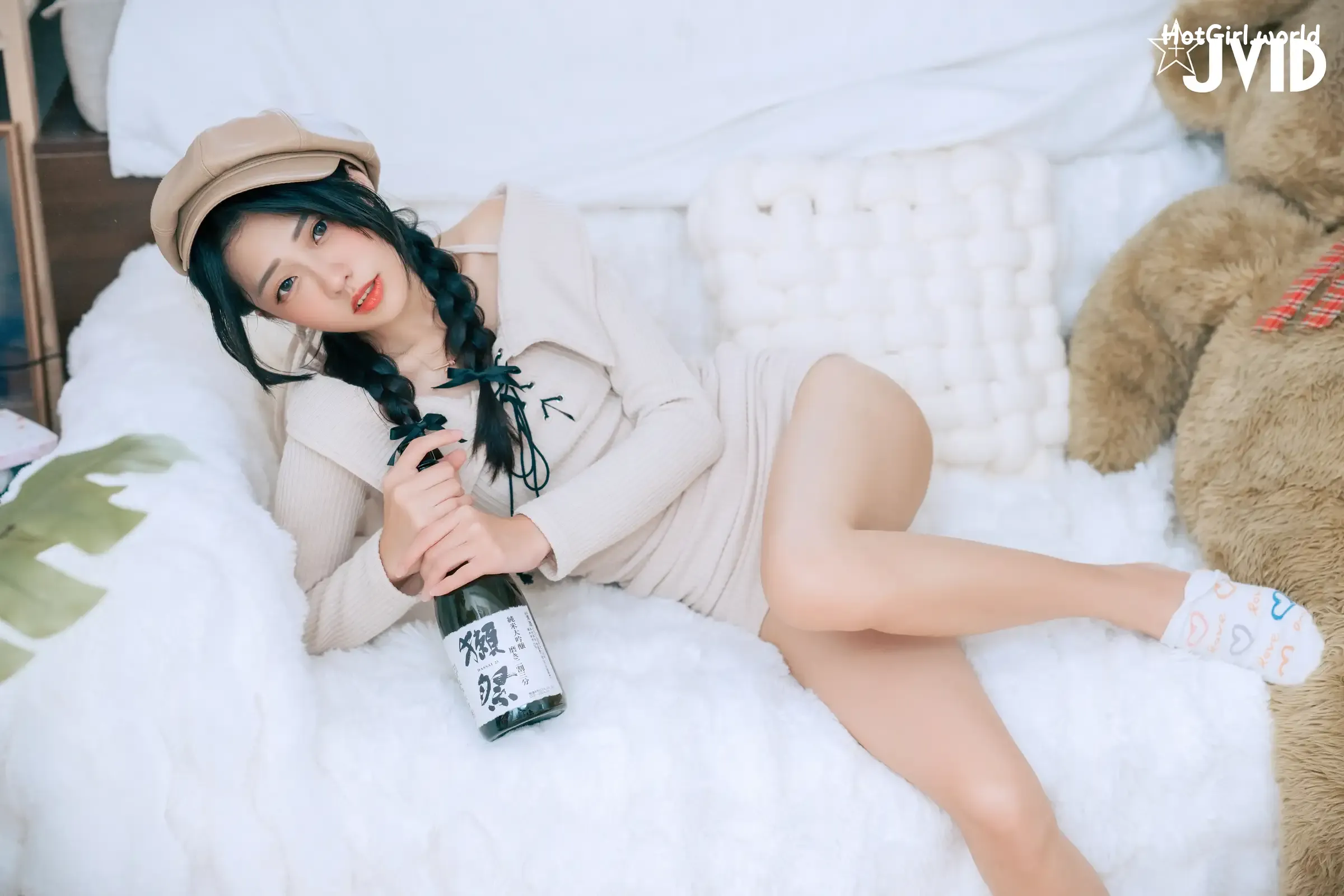 JVID-妍妍-Angel-生日酒醉の強制性侵－妍妍-喝醉遭友人帶回脫光侵犯-開腿露出美鮑-主動撫摸肉棒 第185张图