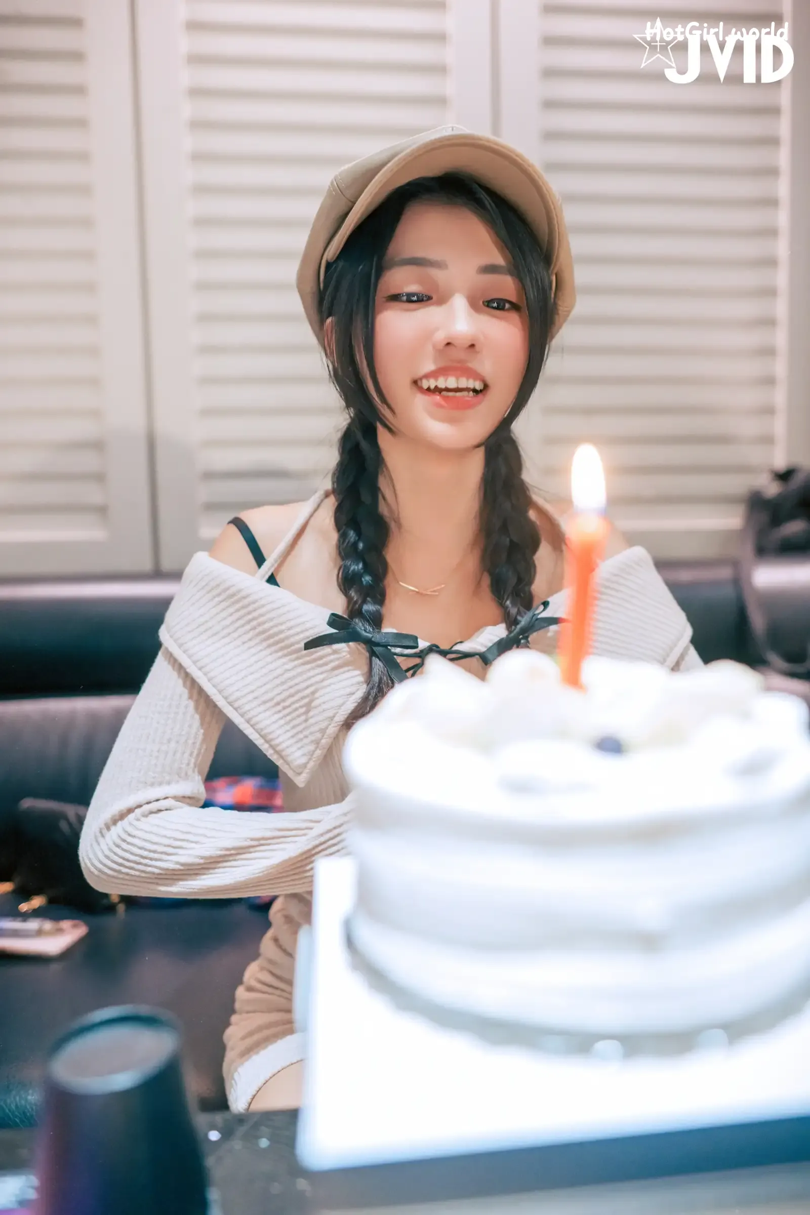 JVID-妍妍-Angel-生日酒醉の強制性侵－妍妍-喝醉遭友人帶回脫光侵犯-開腿露出美鮑-主動撫摸肉棒 第187张图