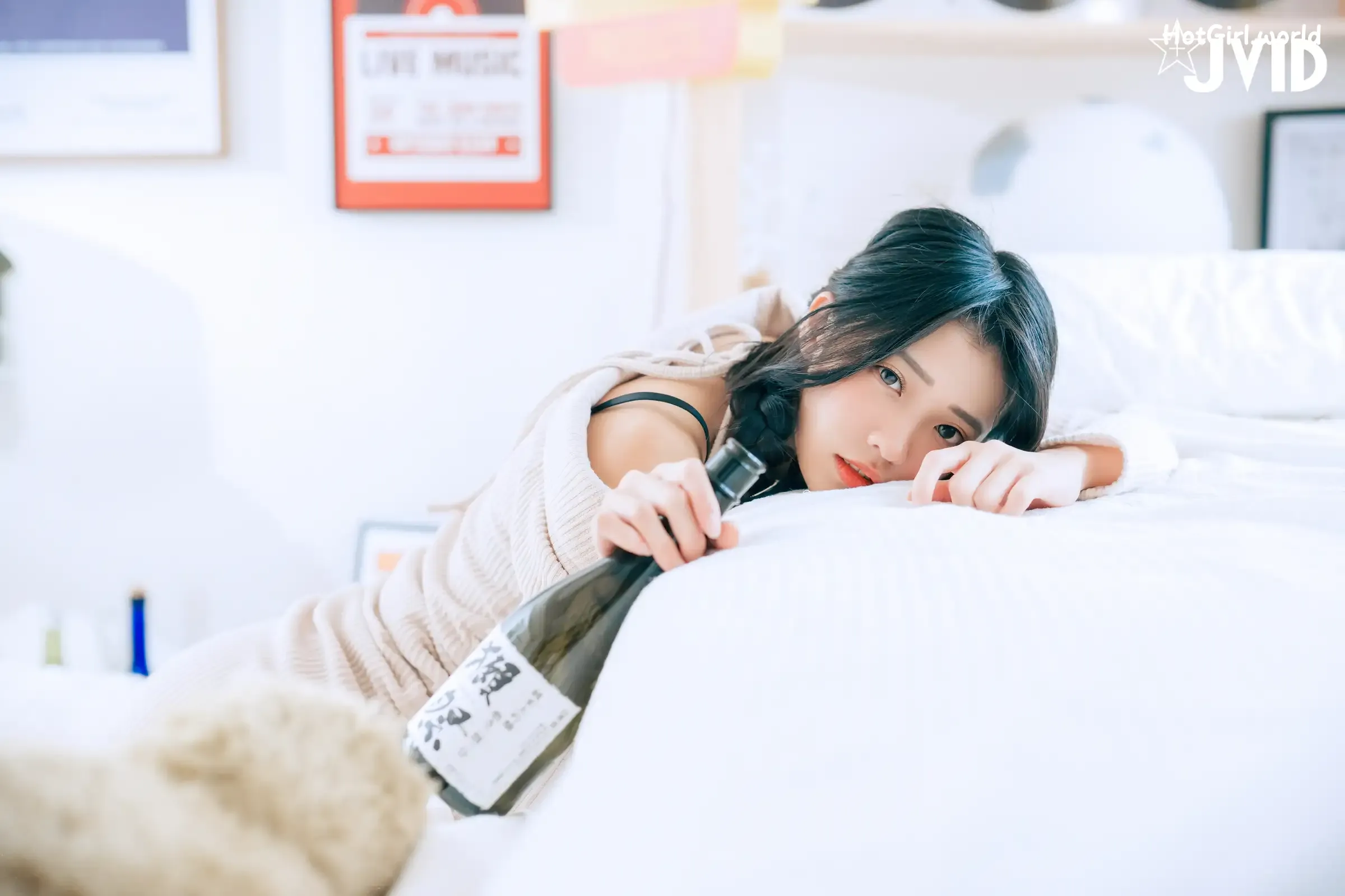 JVID-妍妍-Angel-生日酒醉の強制性侵－妍妍-喝醉遭友人帶回脫光侵犯-開腿露出美鮑-主動撫摸肉棒 第259张图