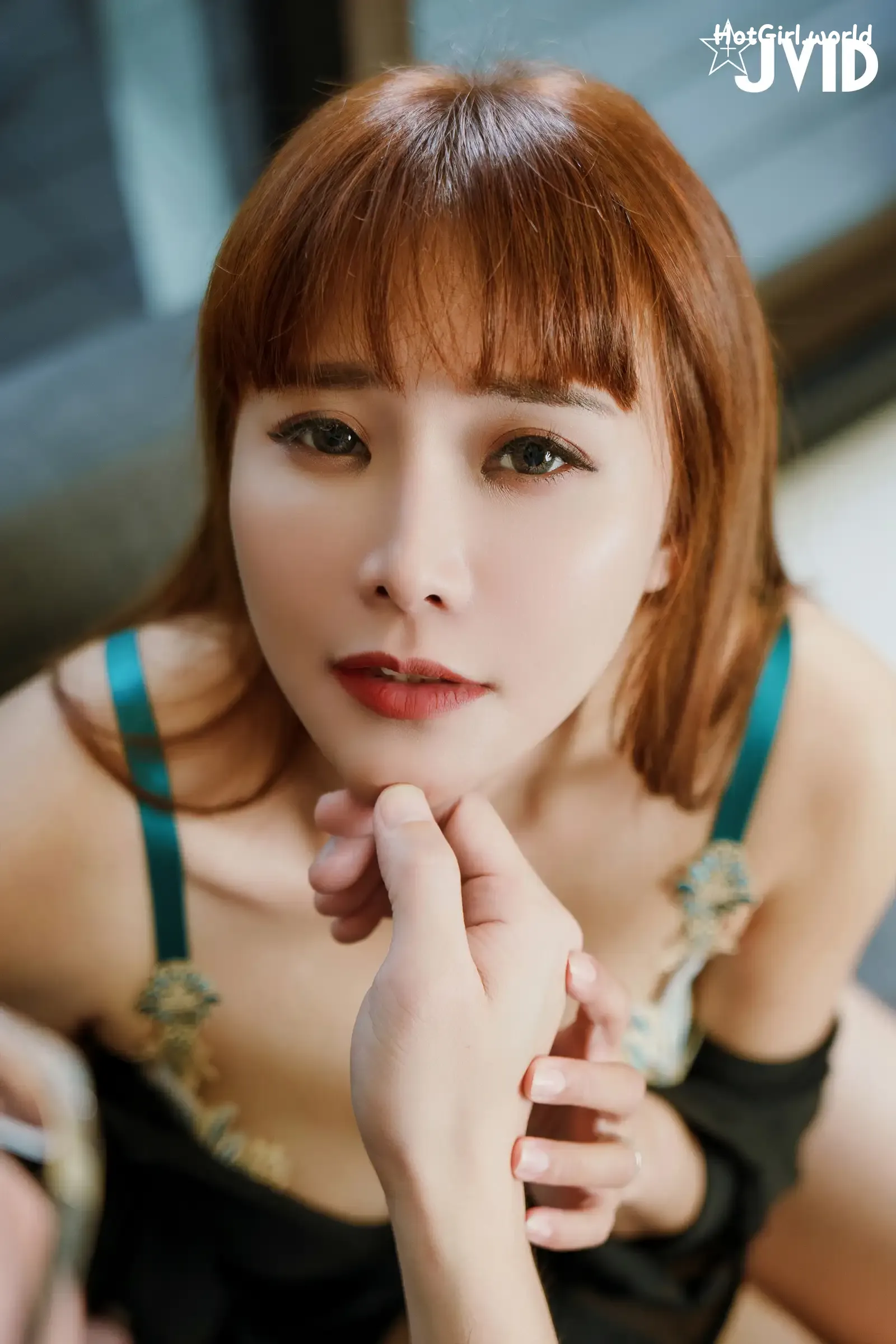JVID-Lele-樂樂-在下屬面前強姦他老婆，讓下屬好好看看自己老婆為了滿足上司賣力搖晃自己淫蕩身體，最後還射在妻子身上給足了滿滿的愛液 第58张图