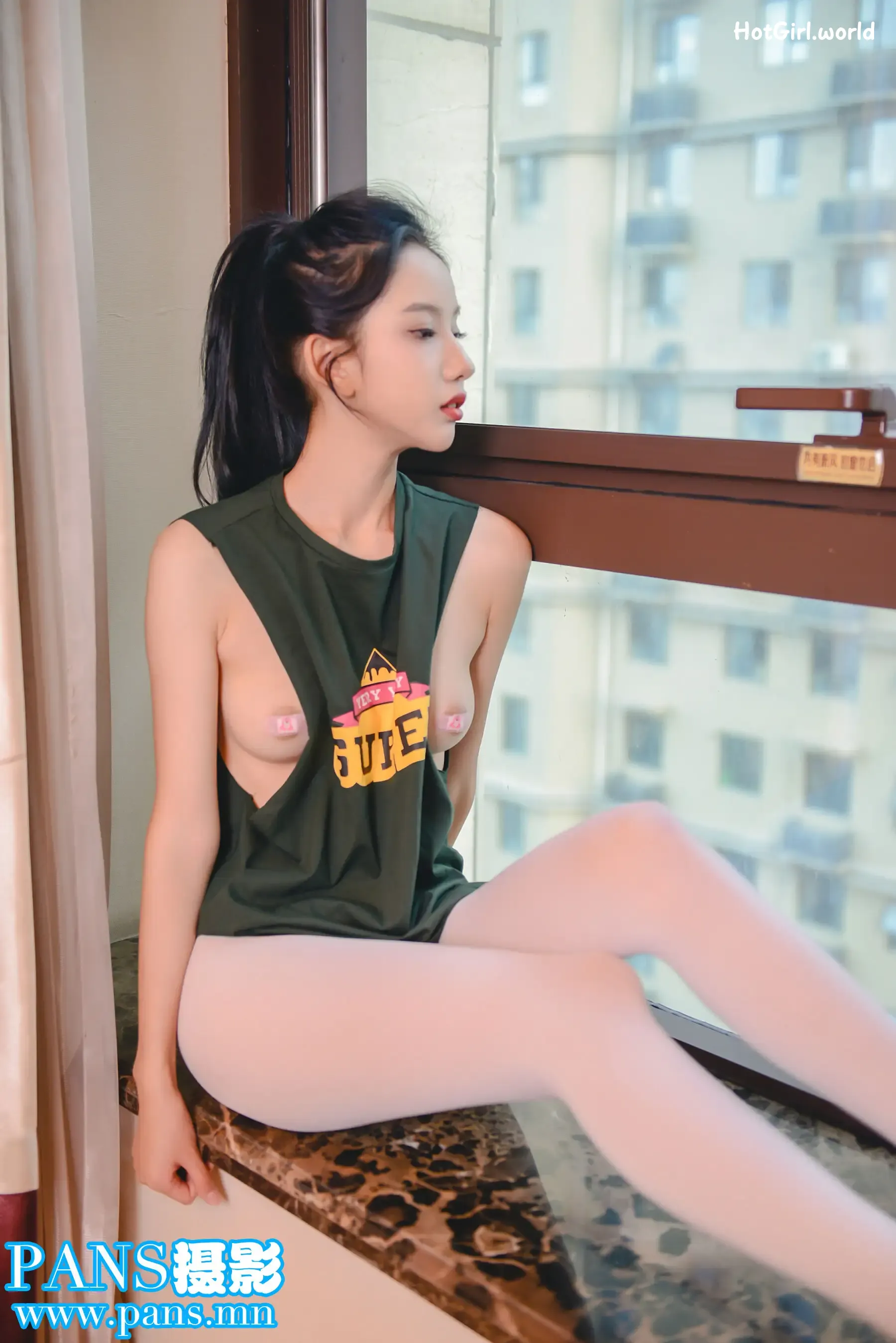 禾禾-PANS顏值女神-花園版大尺度露臉露三點拍攝 第36张图