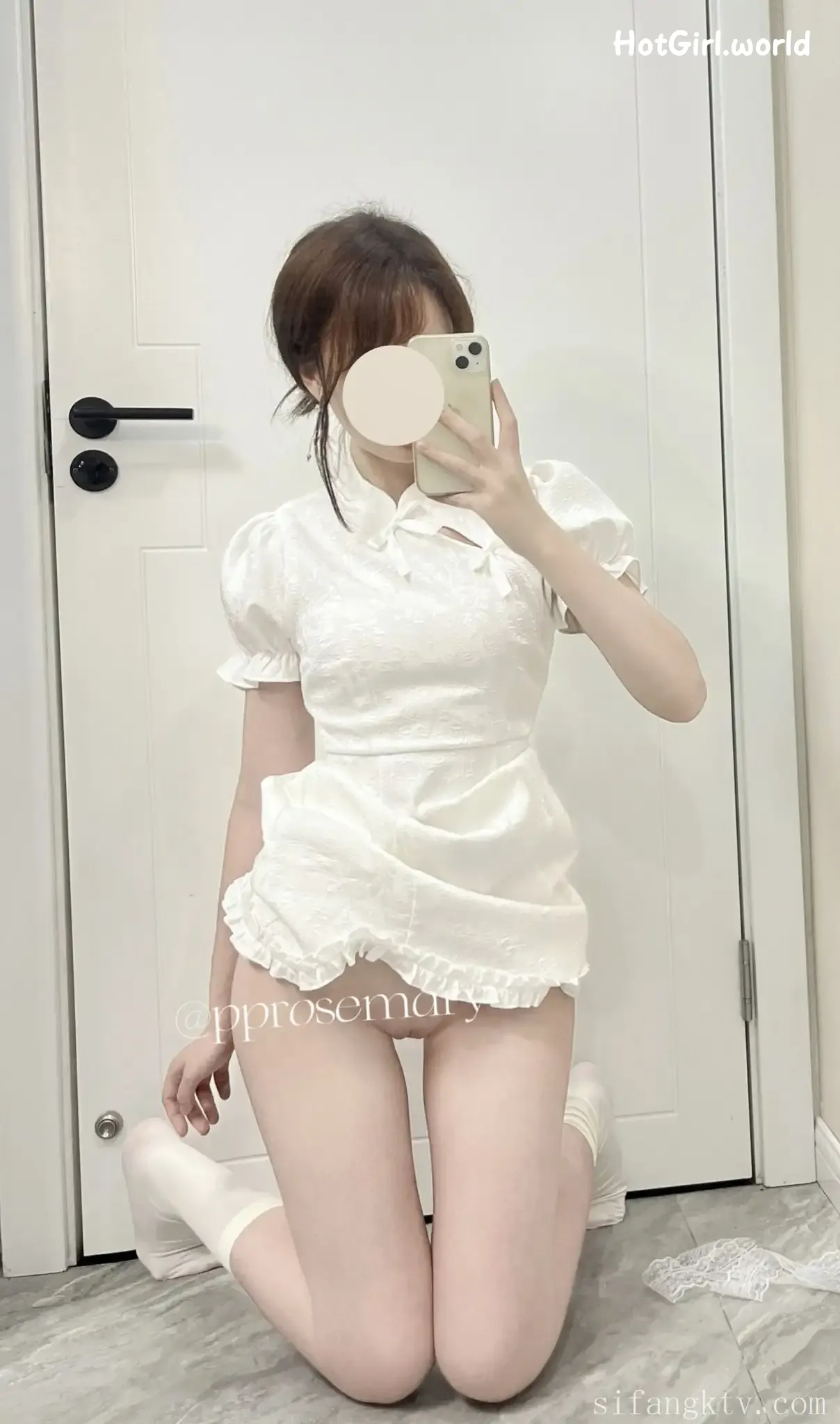 Coser-pprosemary-白虎一线天-jk少女福利姬 第32张图