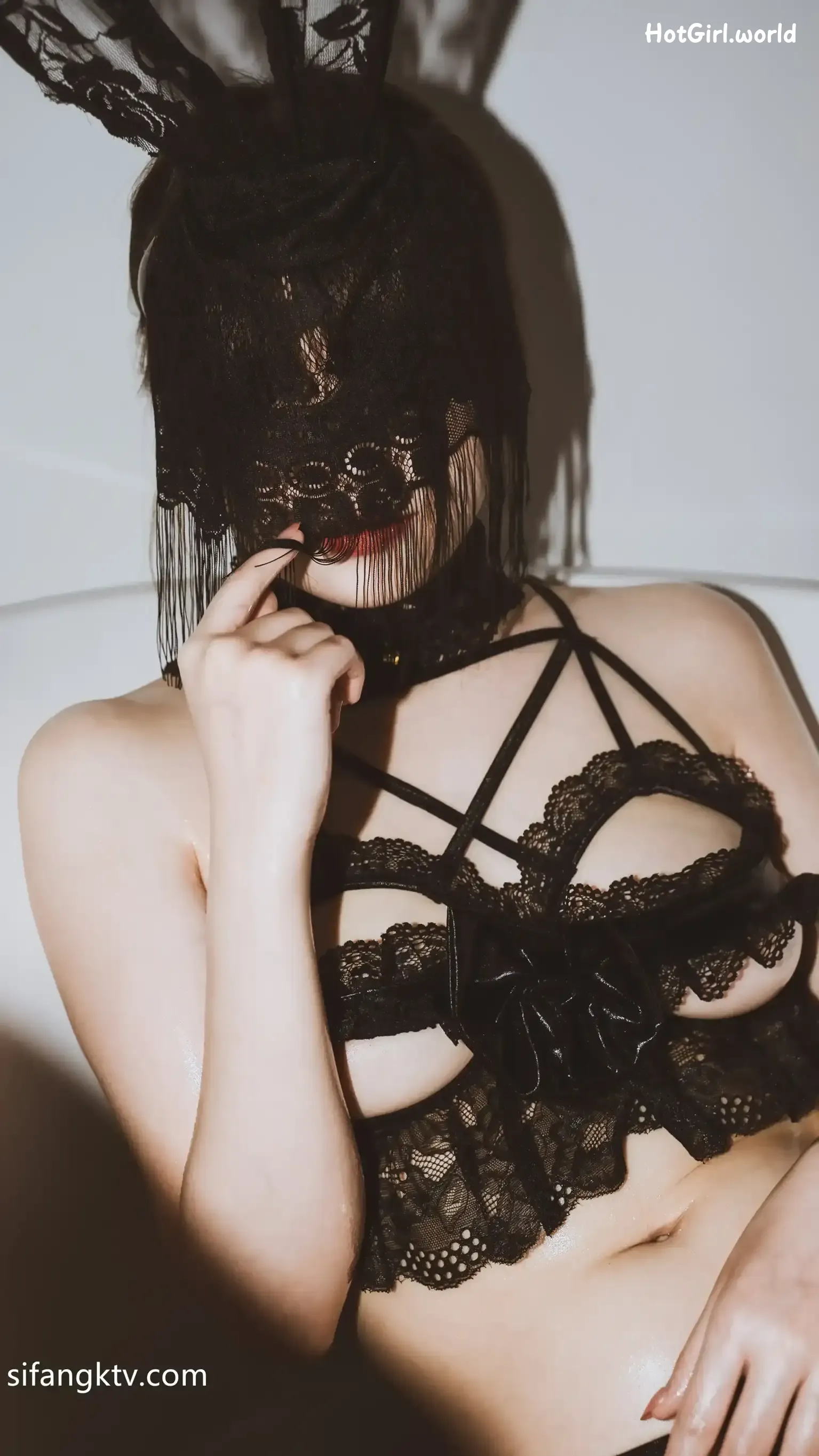 Coser-草莓味奈奈兔-付费福利私拍合集 第20张图