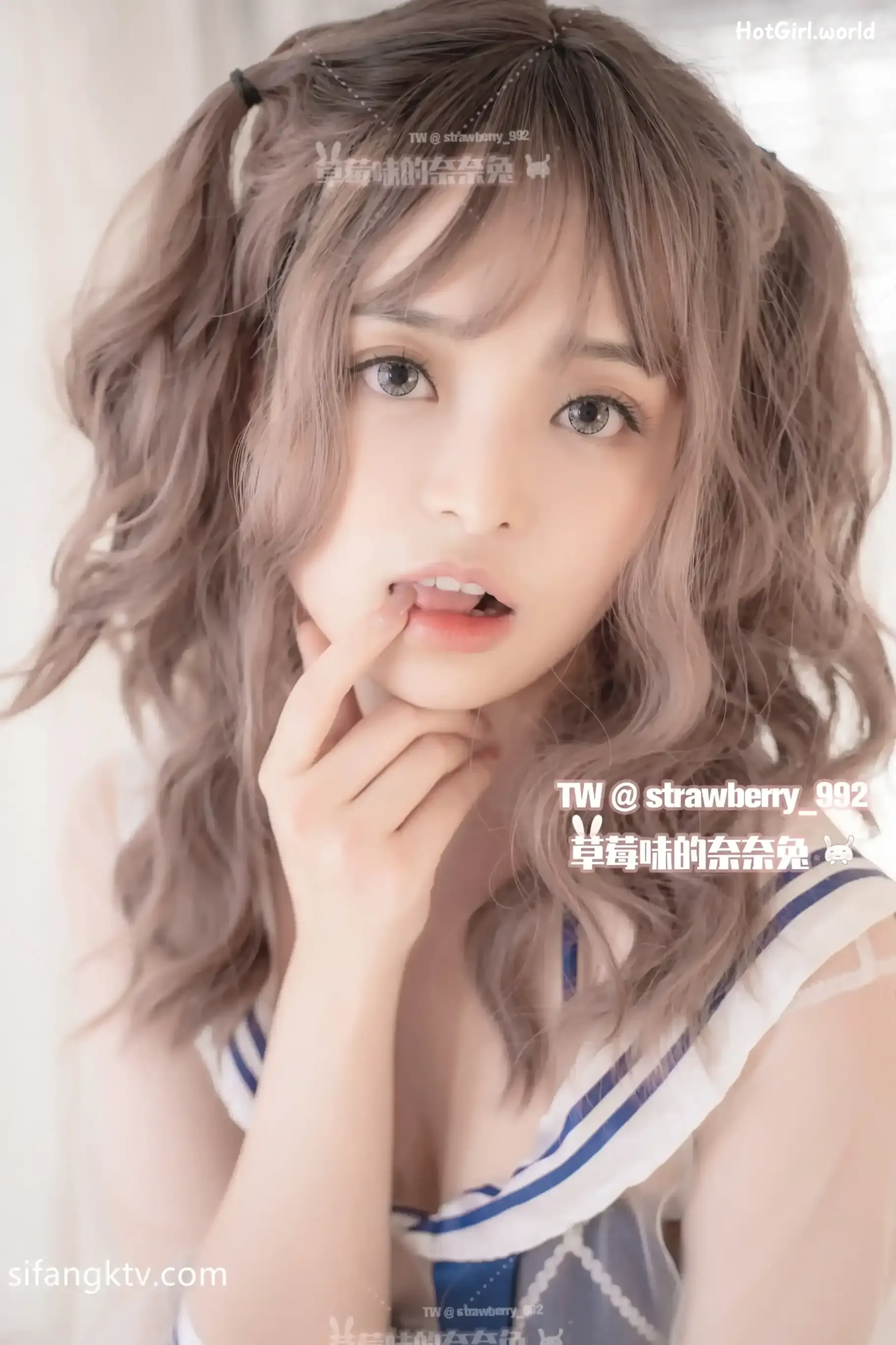 Coser-草莓味奈奈兔-付费福利私拍合集 第141张图