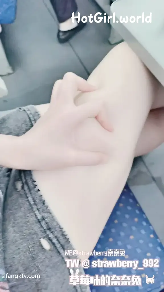 Coser-草莓味奈奈兔-付费福利私拍合集 第205张图