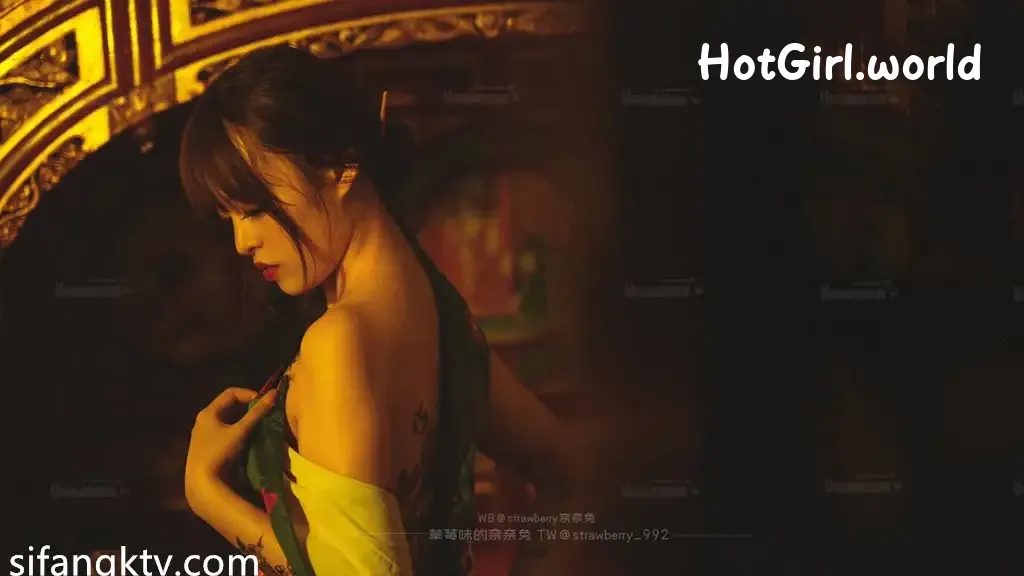 Coser-草莓味奈奈兔-付费福利私拍合集 第212张图