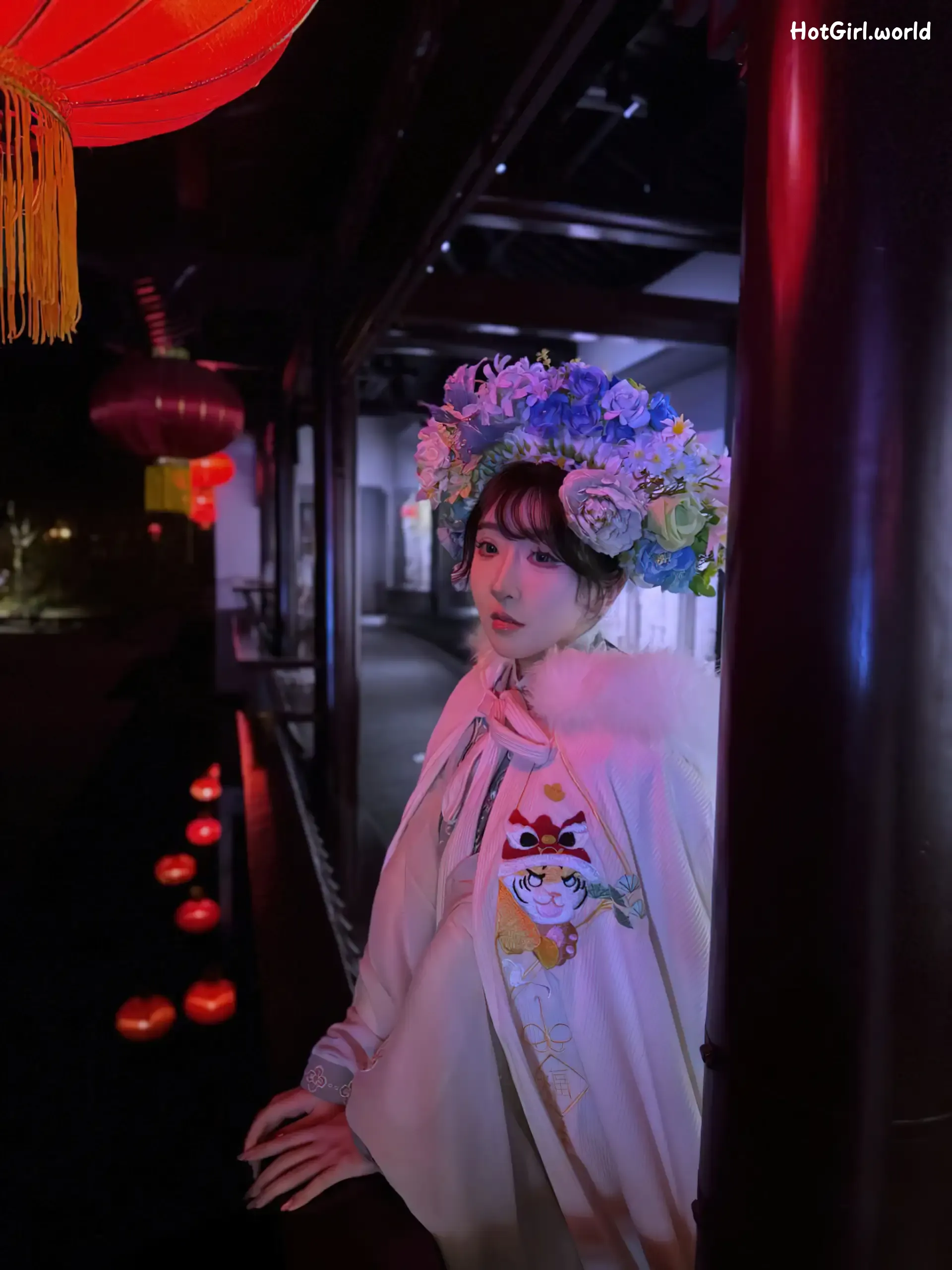酣睡小熊-yuer1111-白虎一线天户外露出 第21张图
