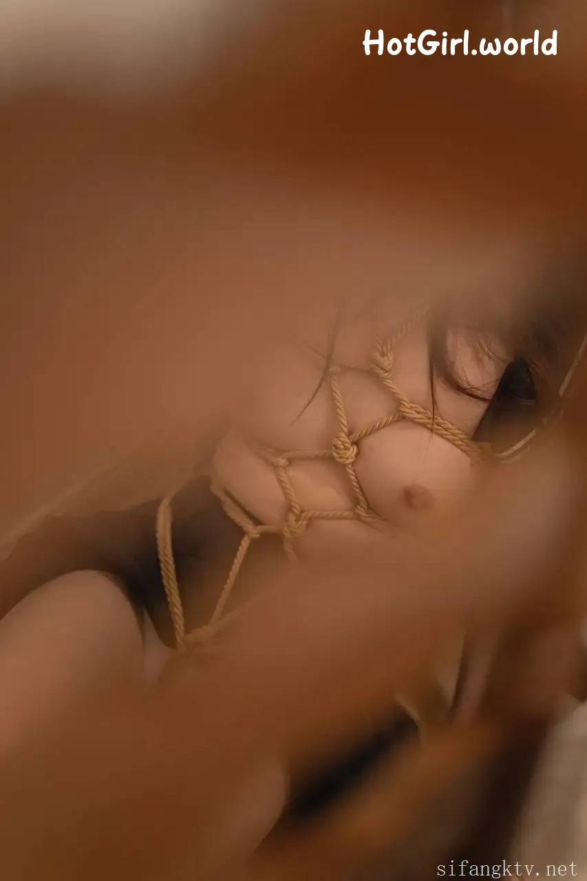 Coser-下山绵羊-良心白虎翘臀小女神震撼泄密-私拍会员福利-年纪轻轻如此反差 第63张图