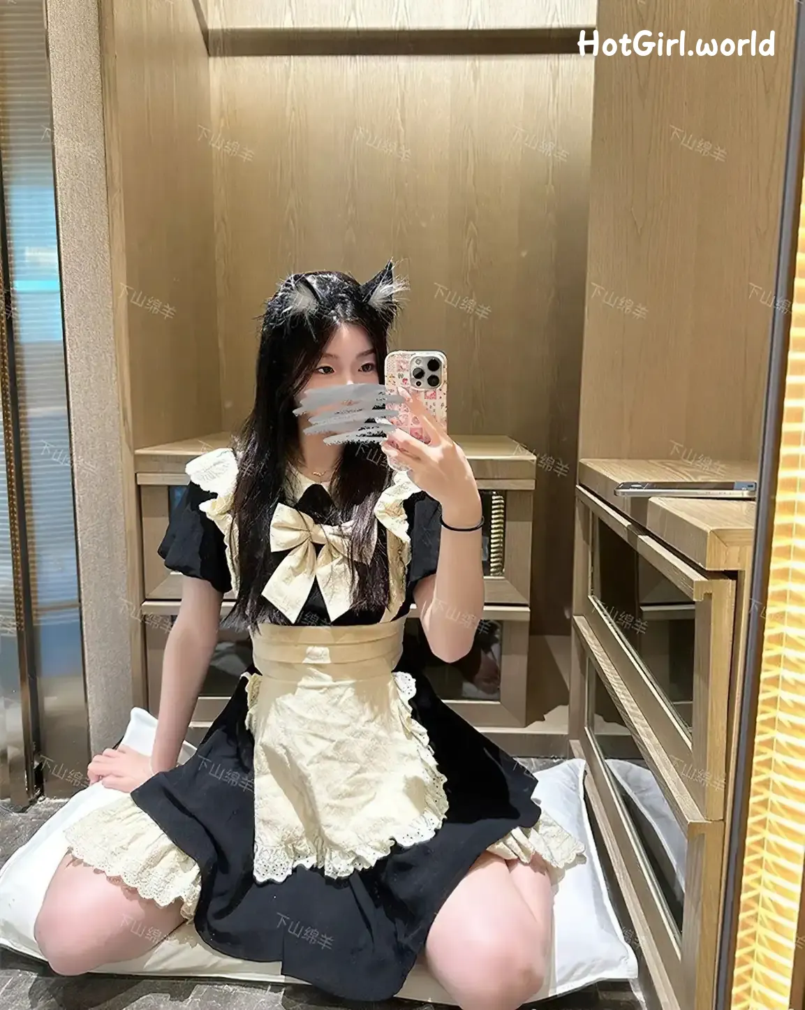 Coser-下山绵羊-退网的X福利姬-白嫩的萝莉 第1张图
