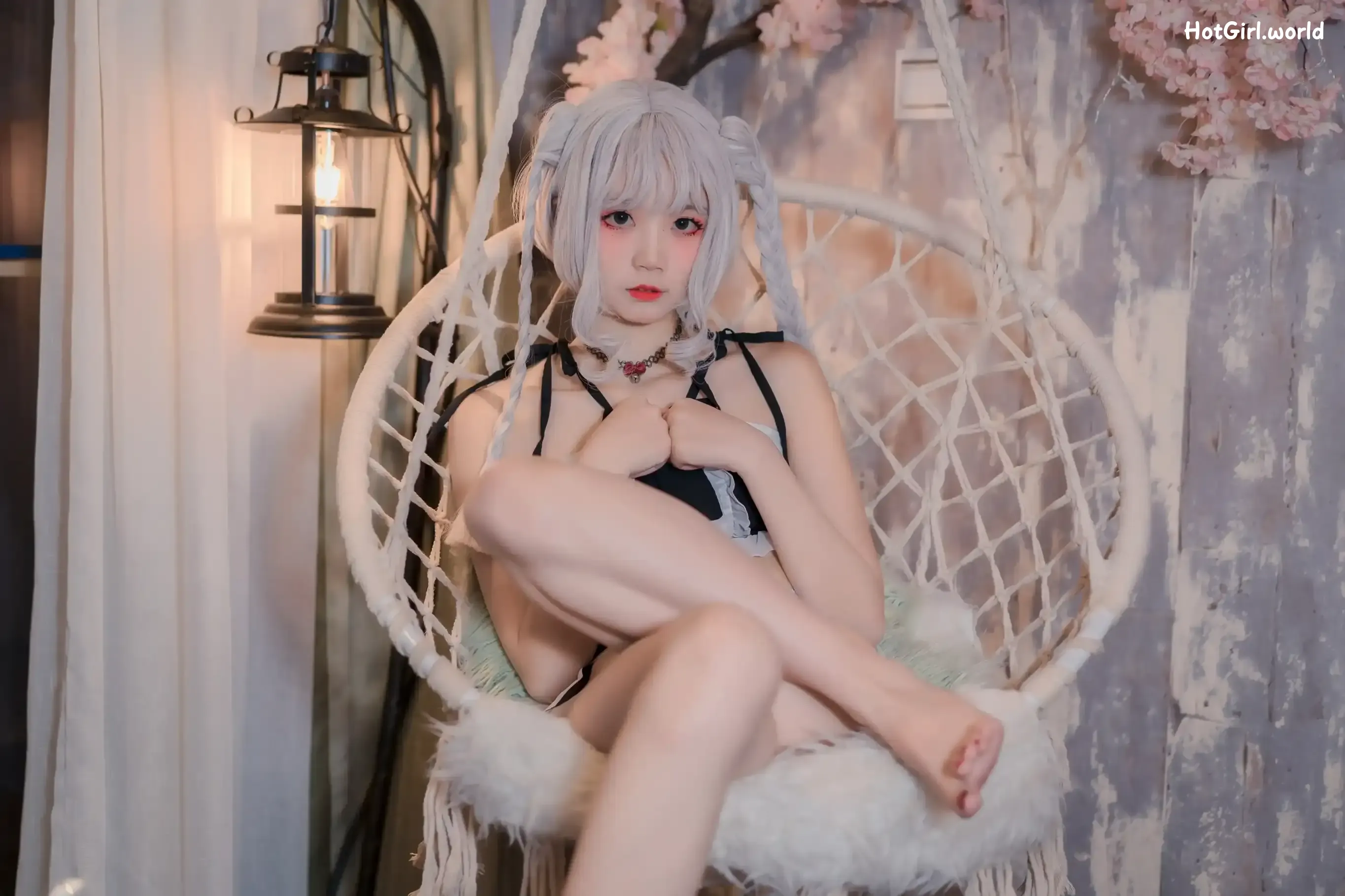 Coser-五更百鬼-圣女-吊带黑丝 第2张图