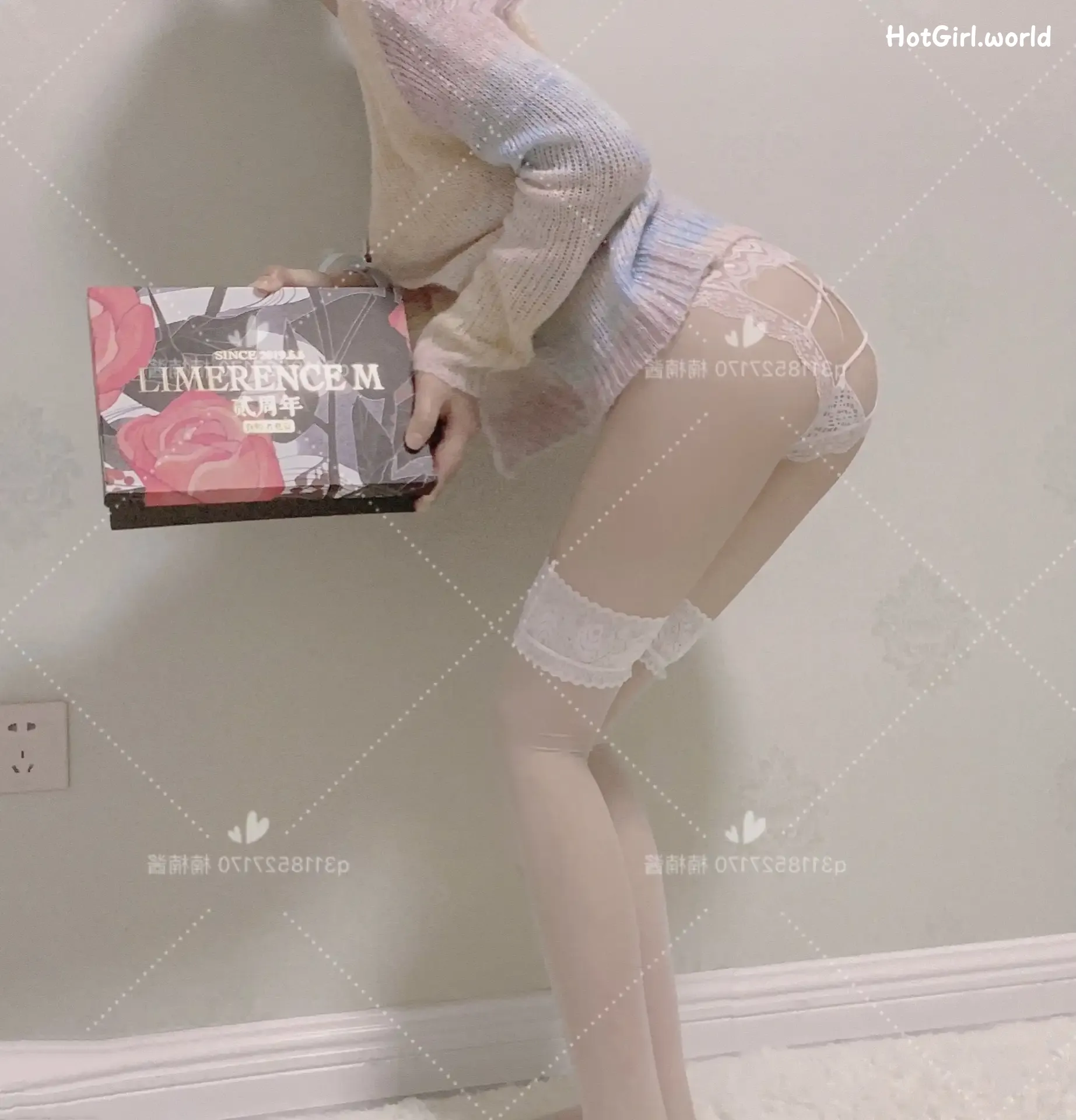Coser-糯米酱-白虎美乳福利姬私拍自慰 第46张图