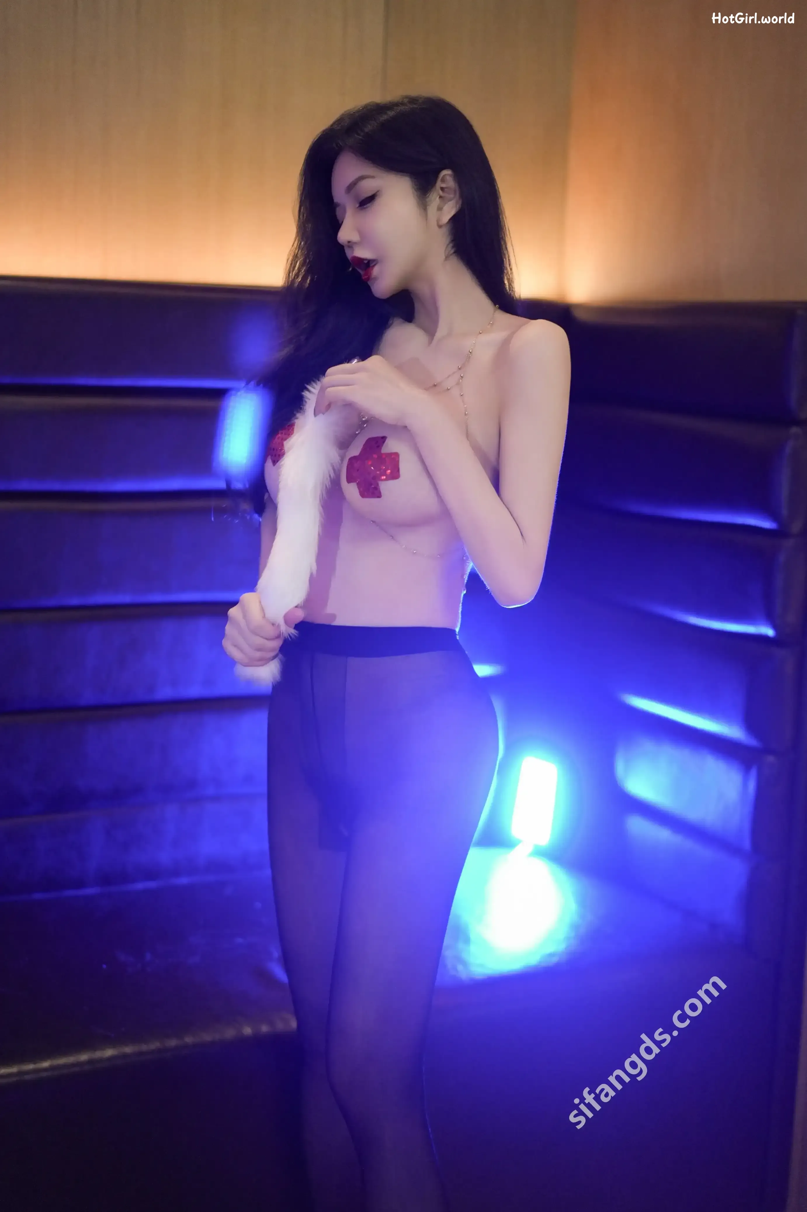 XR Uncensored-心妍小公主-R18-秀人网模特-狐狸尾巴 第13张图