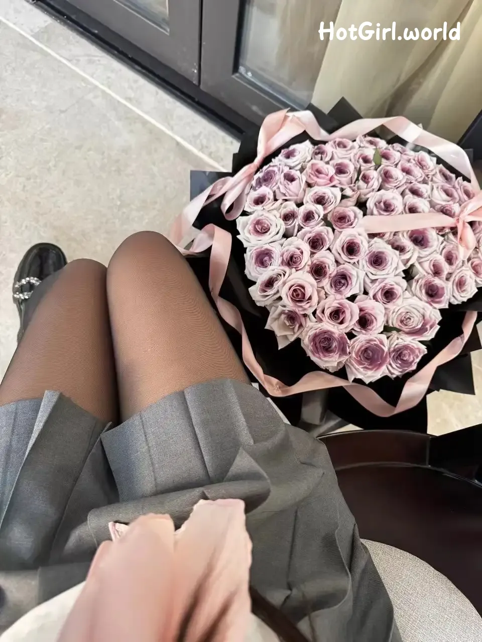 Coser-软软酱-白虎萝莉私拍户外露出 第16张图