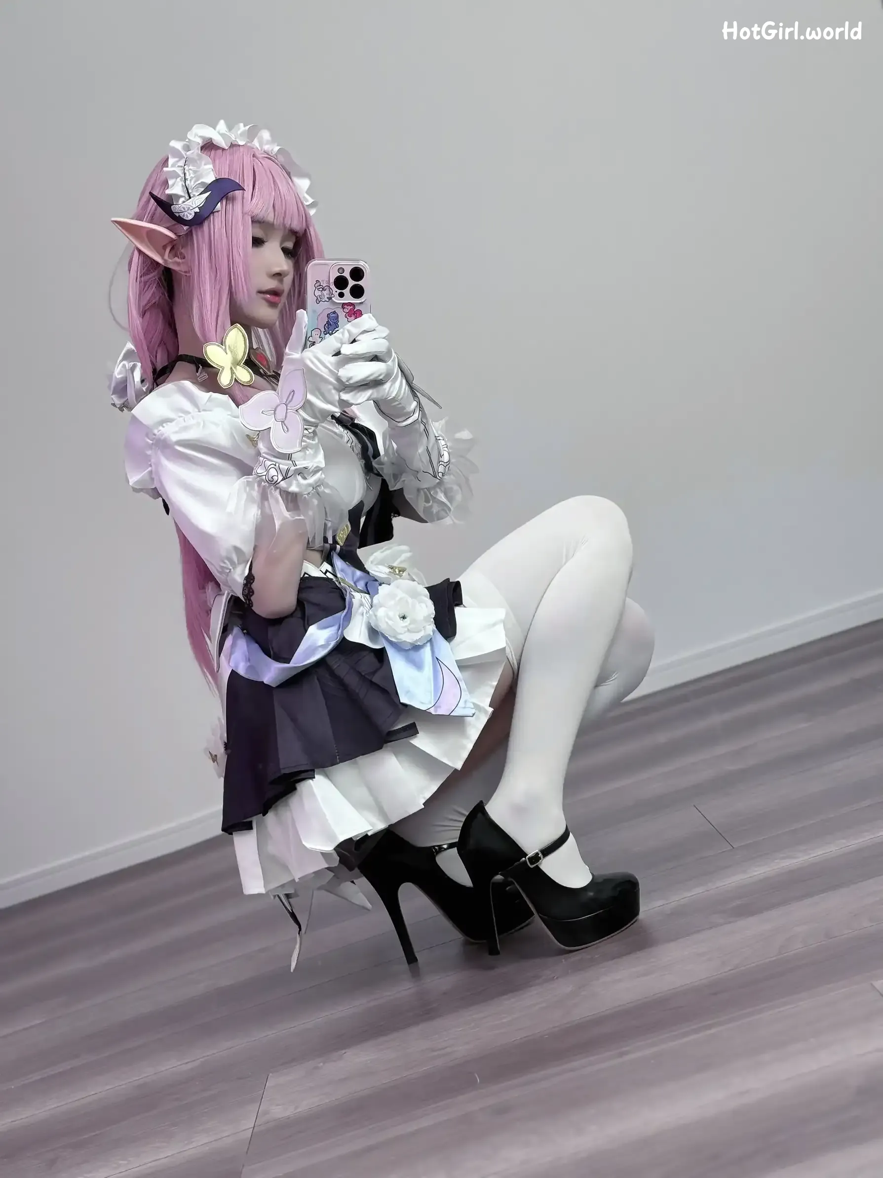 Coser-幼愛-Youmeko-崩坏3-爱莉希雅女仆装 第1张图