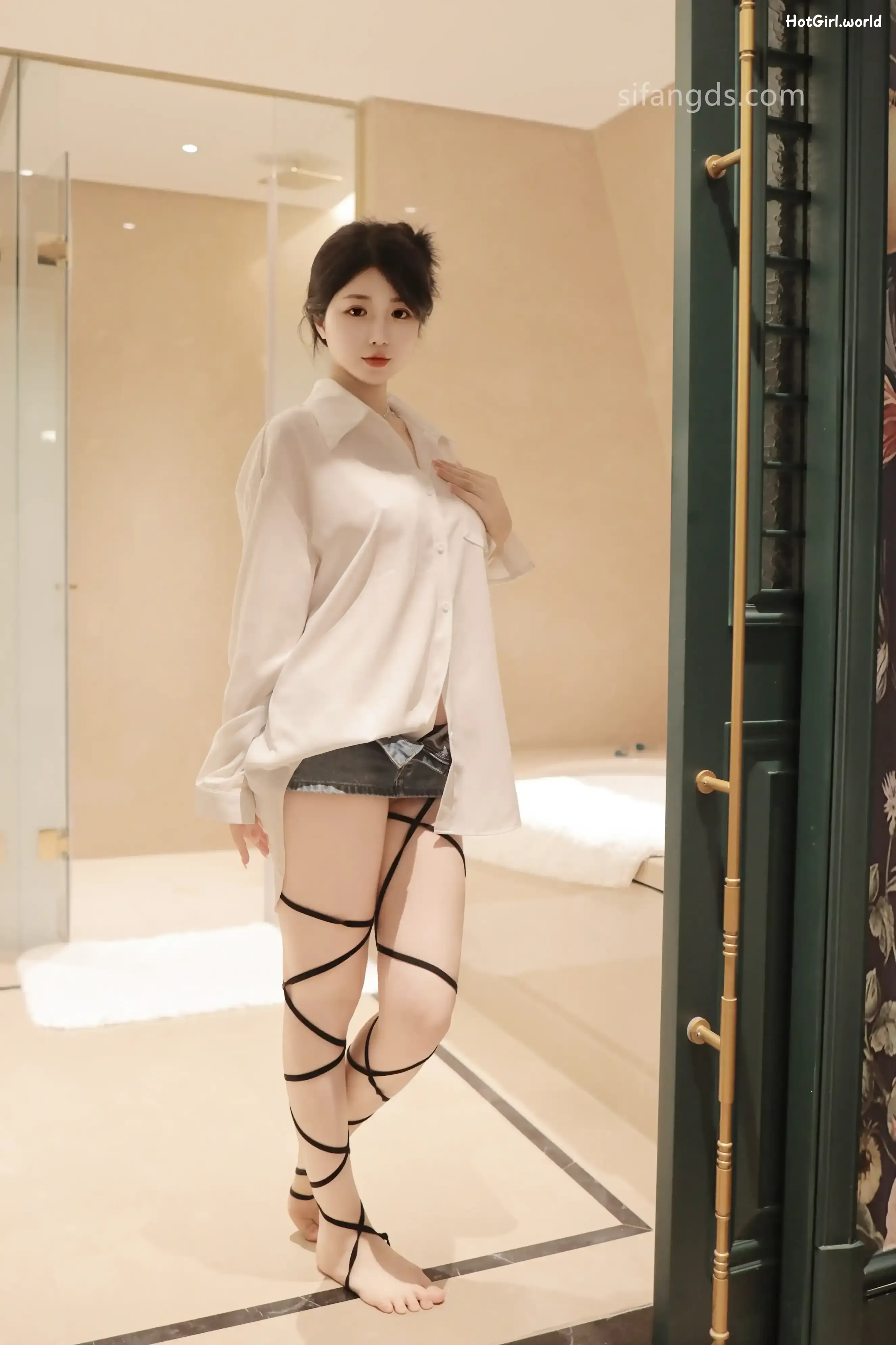 XR Uncensored-Chen Xiao hua-陈小花-R18-秀人网模特-浴室中的激情 第1张图
