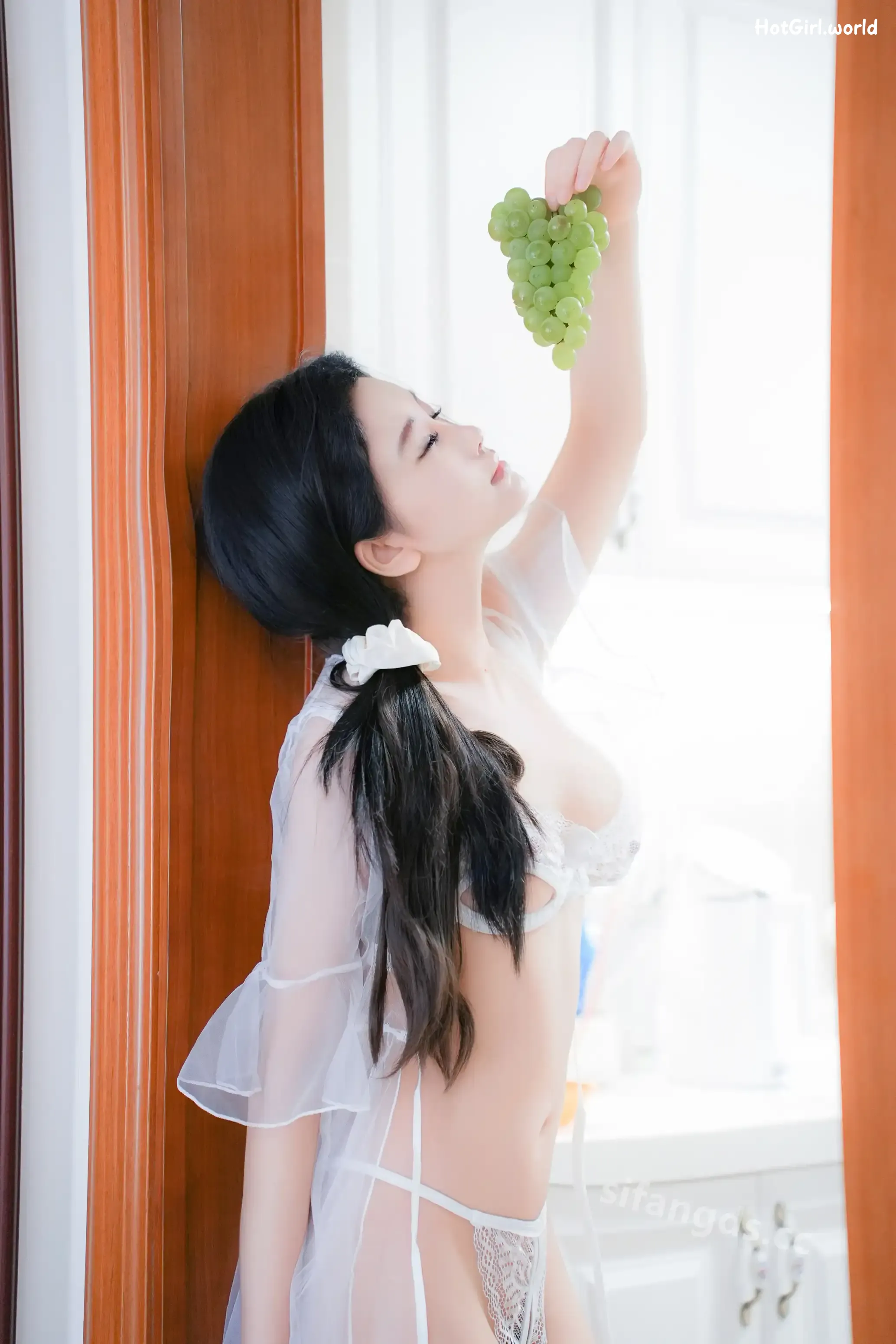 XR Uncensored-于诺诺-R18-秀人网模特-白丝厨娘-极致诱惑 第19张图