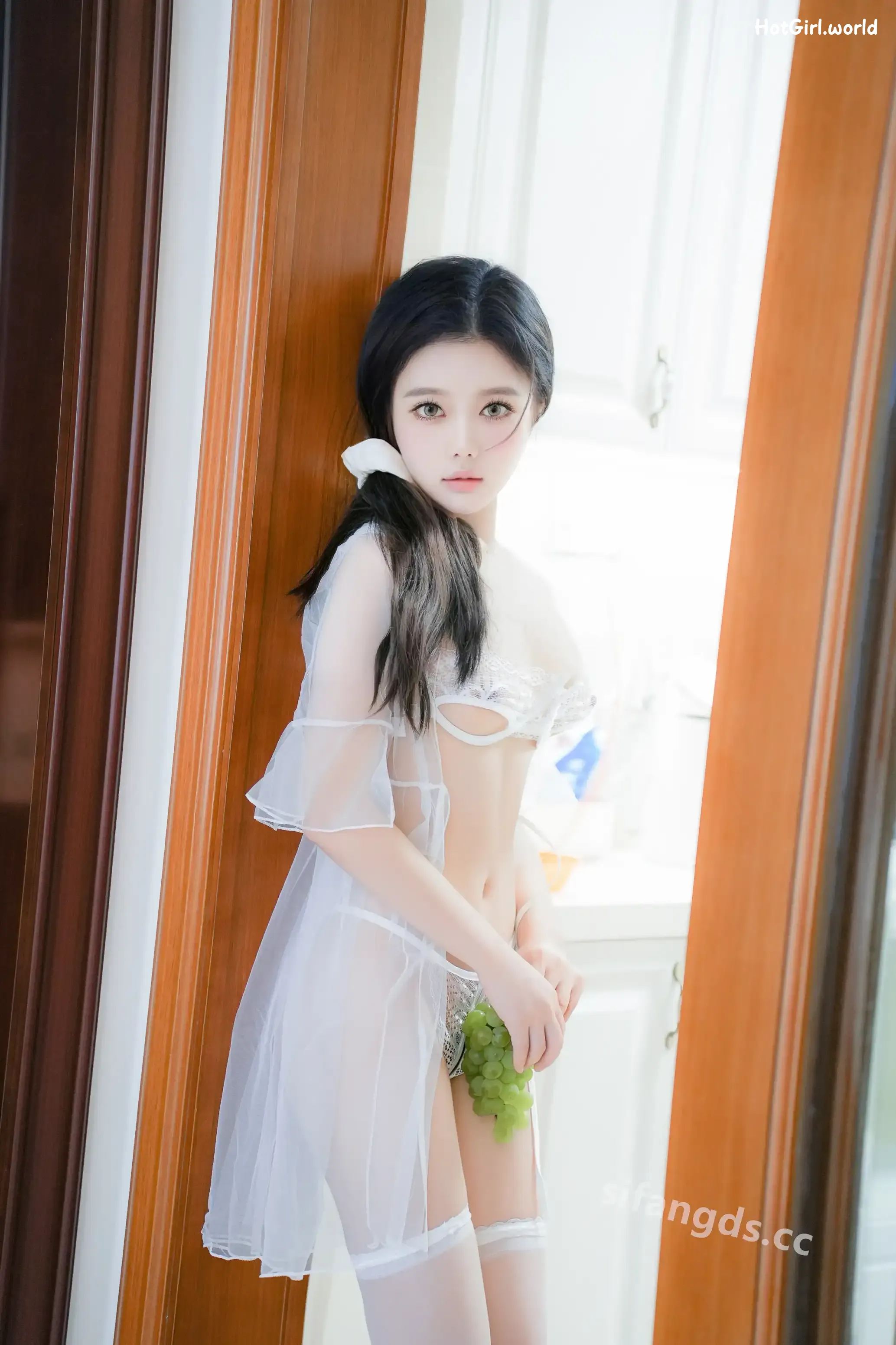 XR Uncensored-于诺诺-R18-秀人网模特-白丝厨娘-极致诱惑 第21张图