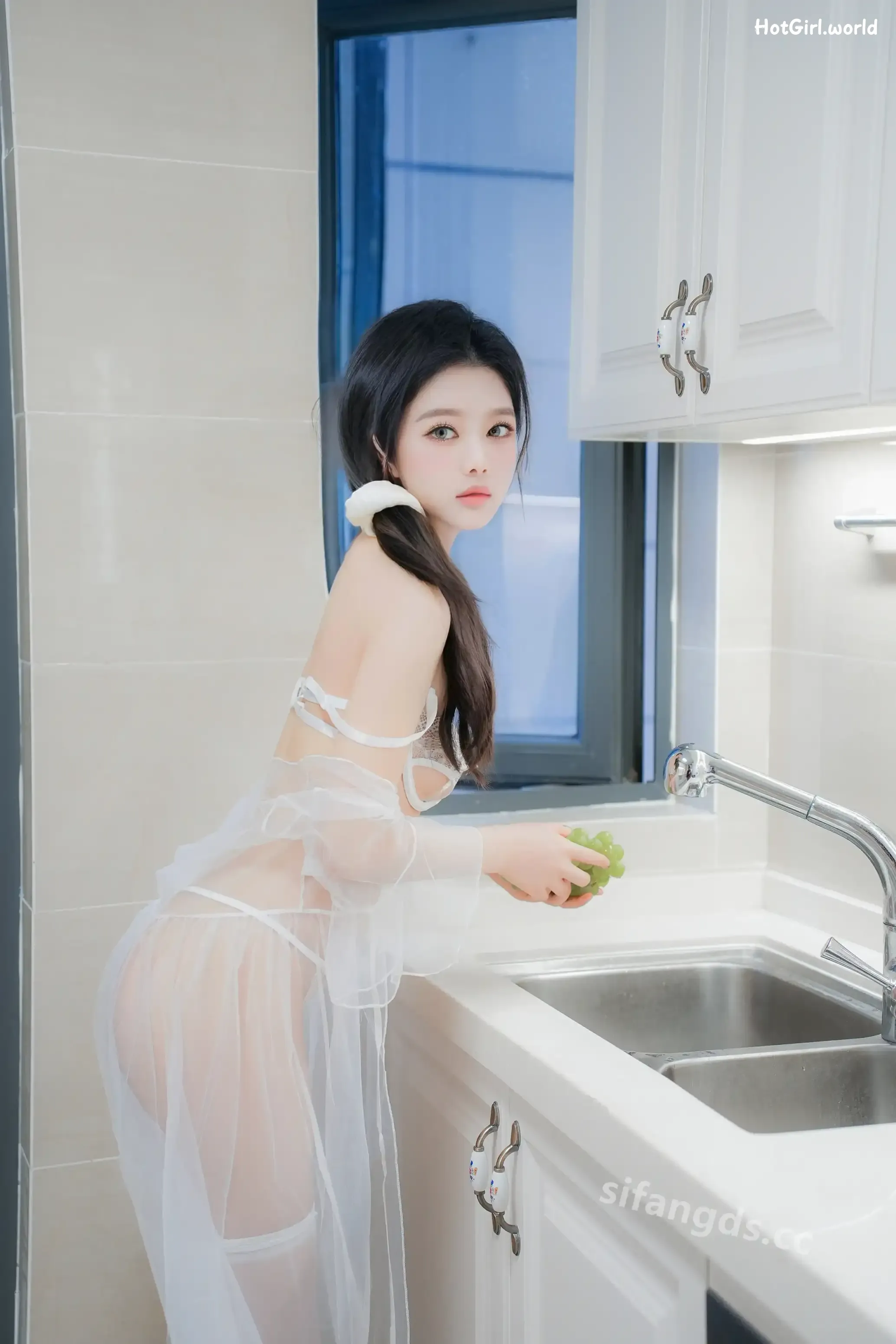 XR Uncensored-于诺诺-R18-秀人网模特-白丝厨娘-极致诱惑 第31张图
